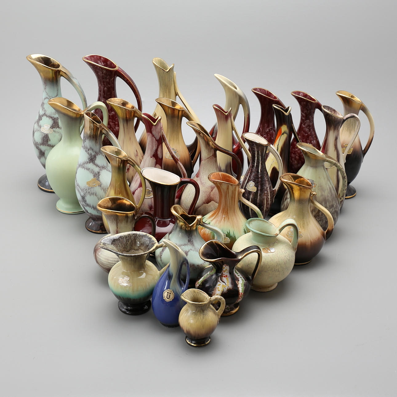 PARTI VASER, med hänkel, 29 delar, mestadels Bay Keramik, Tyskland.