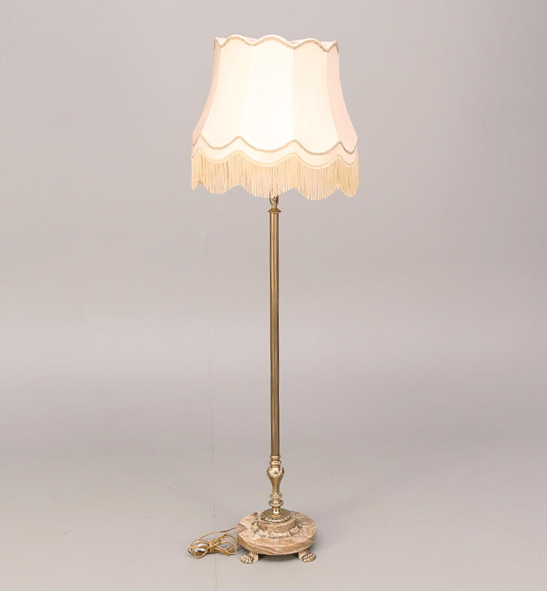 GOLVARAMTUR, sten/mässing, 1900-talets andra hälft.