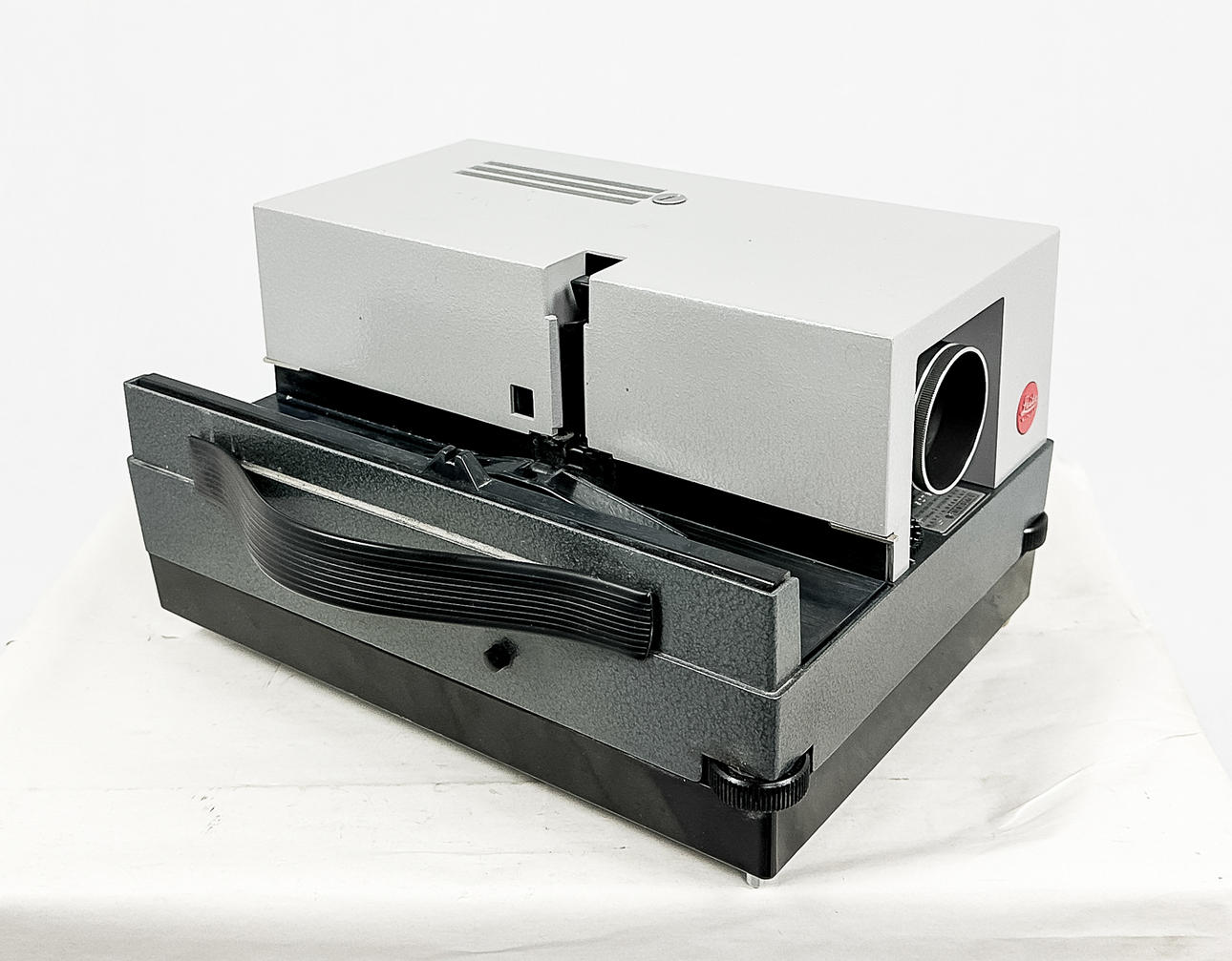 SLIDE PROJECTOR, Pradovit color 250.