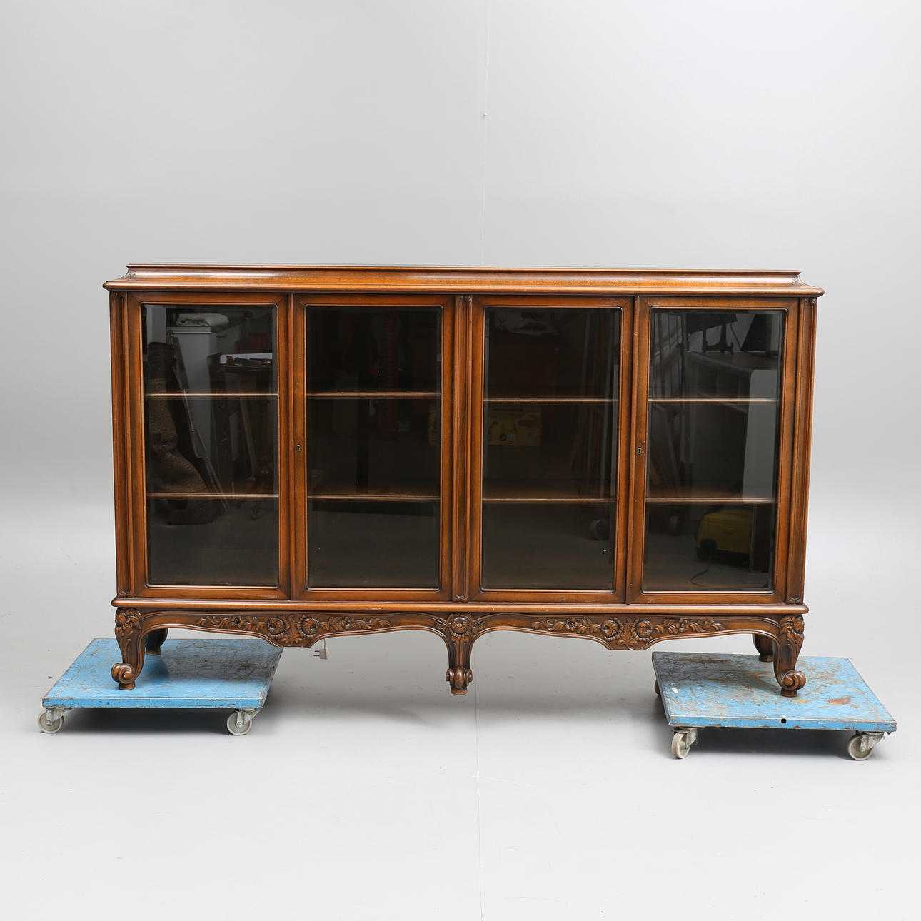 BOKSKÅP/VITRINSKÅP, 1900-tal.