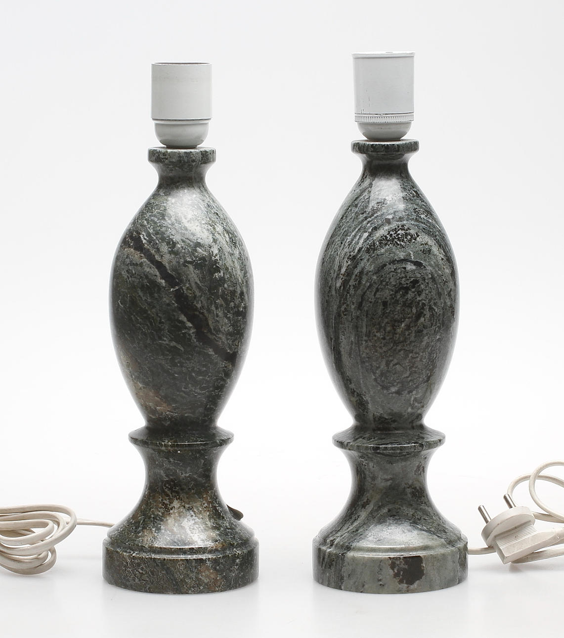 LAMPFÖTTER, ett par, kolmårdsmarmor, Walter Gustafsson.