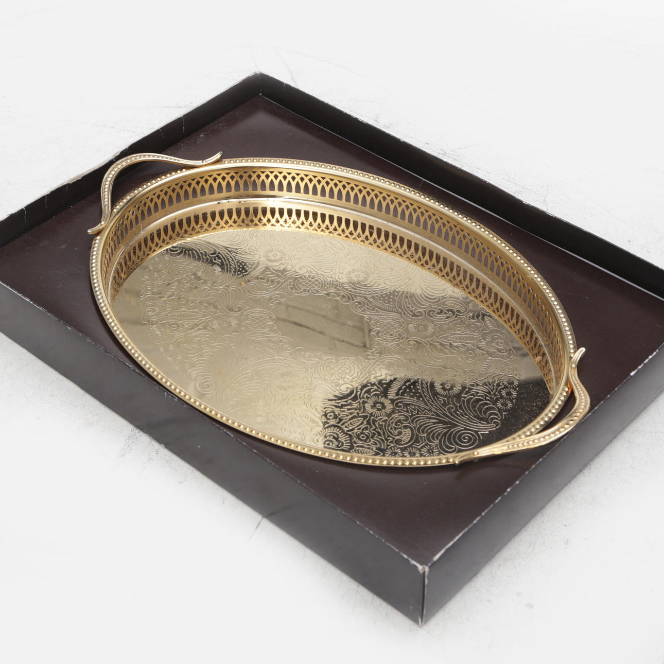 A tray, Scandia-gold, 20th century. Silver & Metals - Other metals