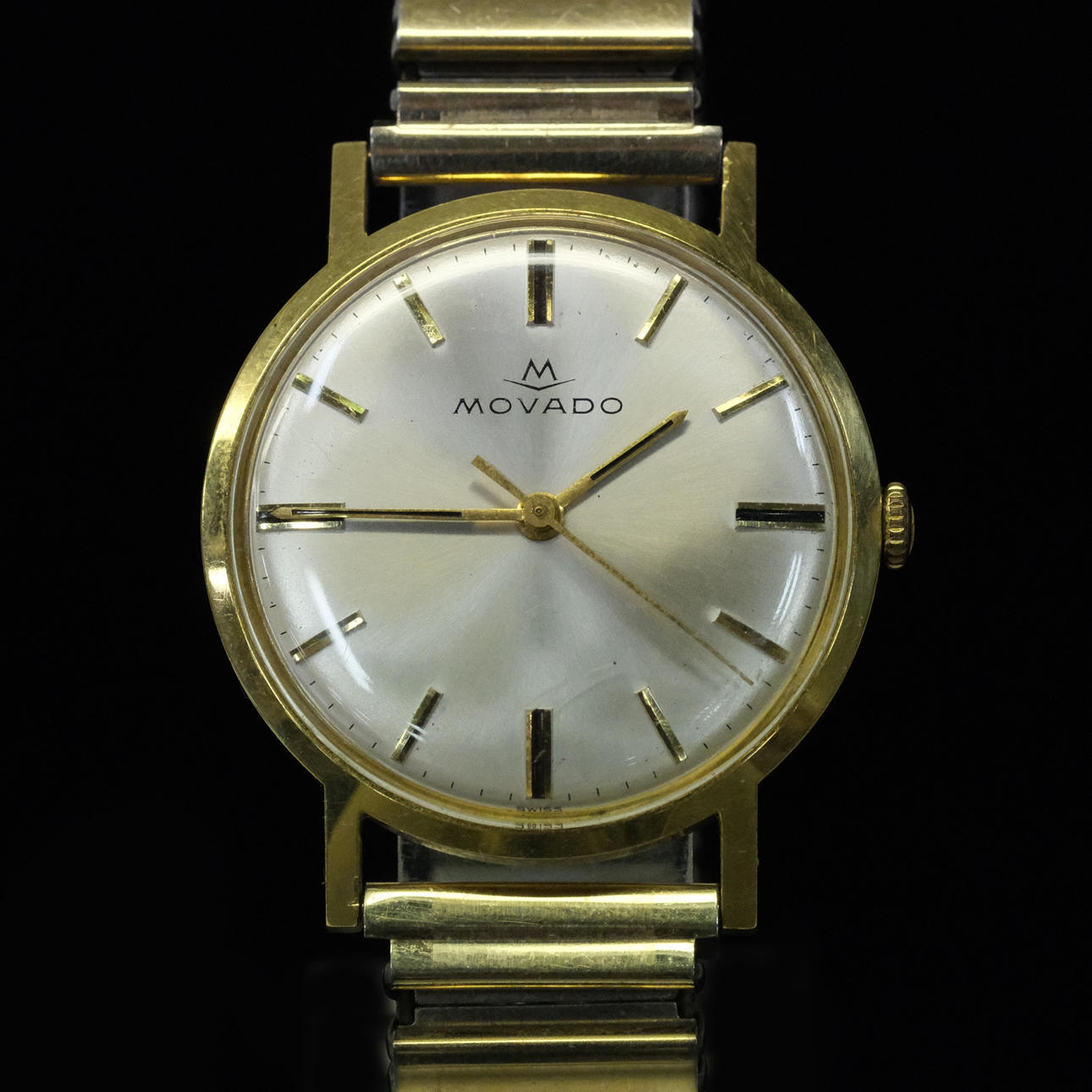 MOVADO. WRISTWATCH, 18K GOLD.