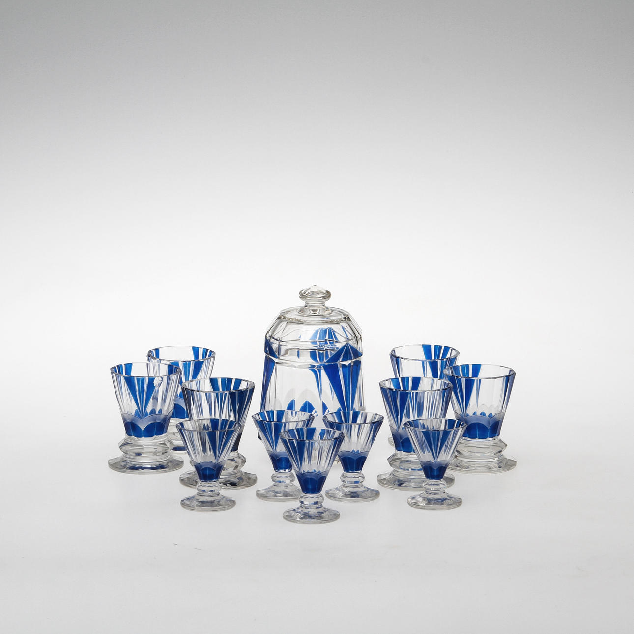 GLASSERVIS, 12 delar, mellaneuropa 1900-talets förra hälft.