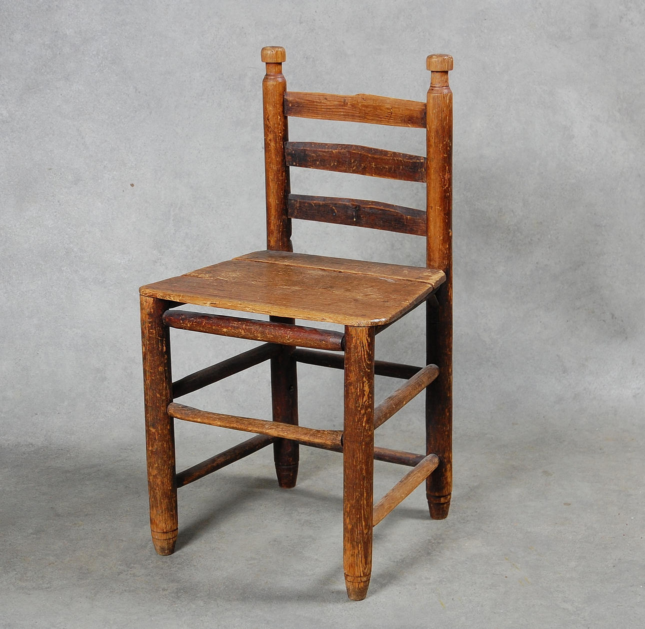STEP CHAIR, ursprünglich bemalt, 17.-19. Jahrhundert.