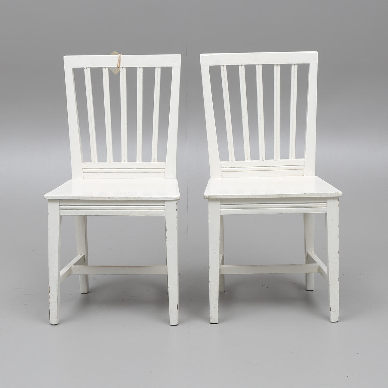 BARNSTOLAR, ett par, gustaviansk stil, 1900-tal.