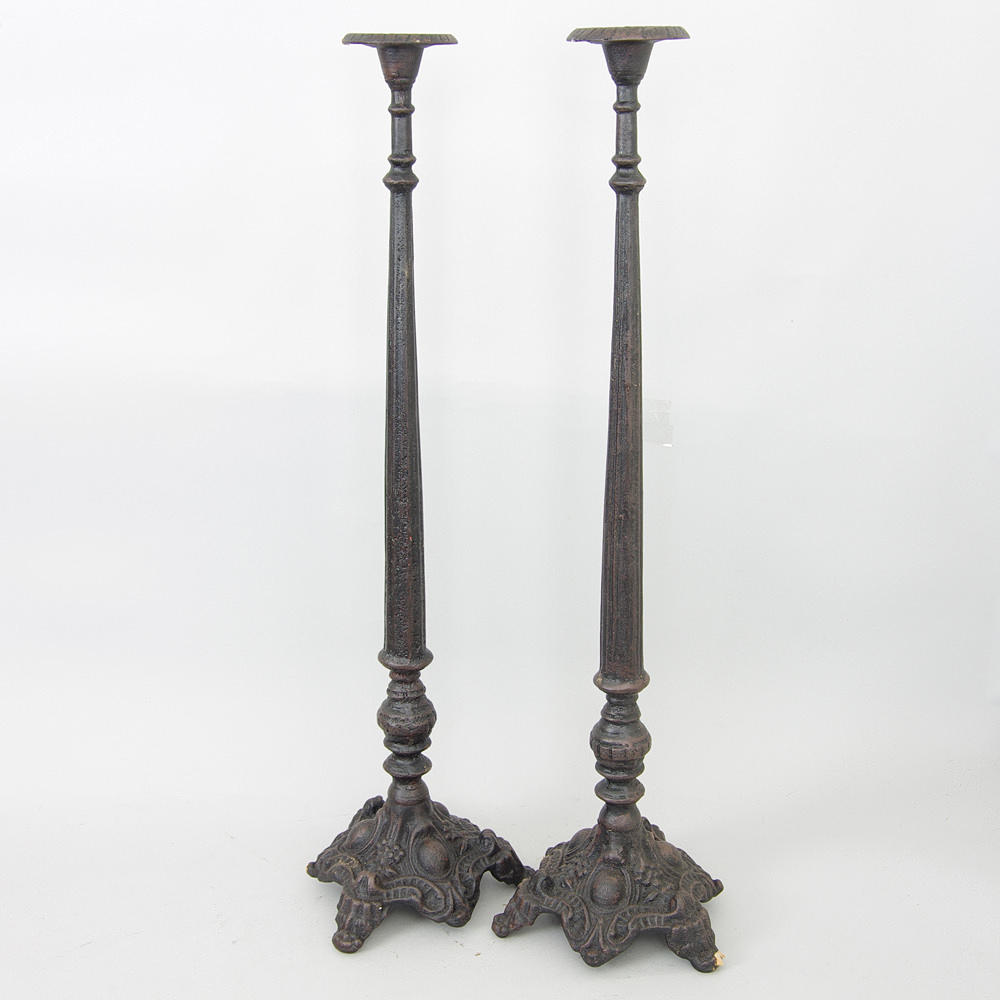 GOLVLJUSSTAKAR, 1 par, gjutjärn, samtida.