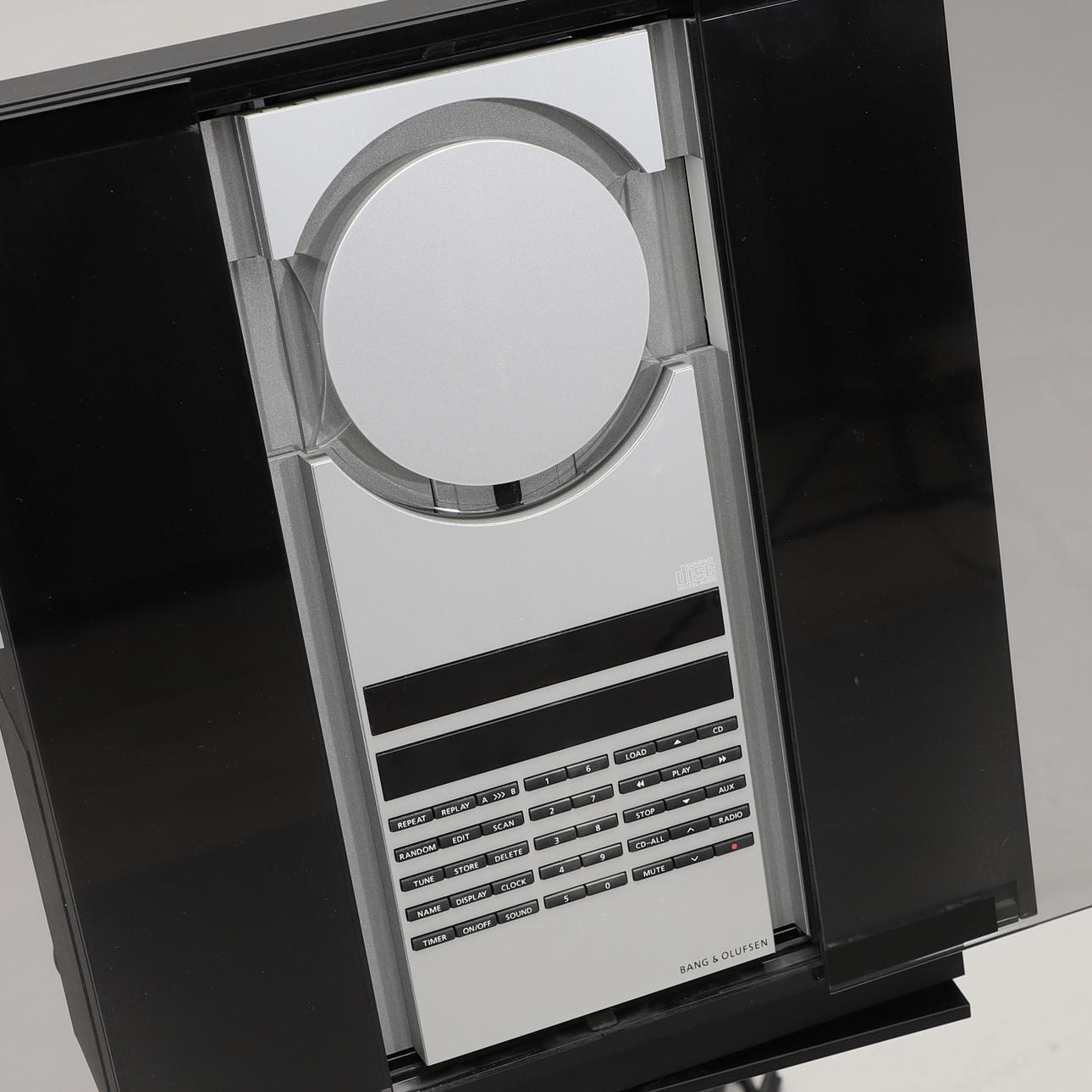 BANG & OLUFSEN, BeoSound 3000 and floor speakers BeoLab 8000