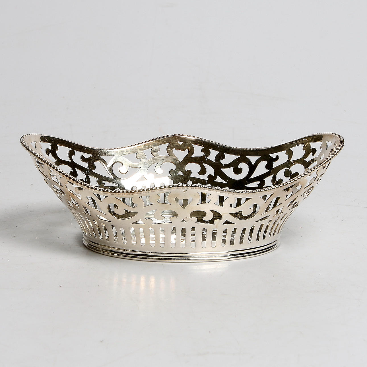 GALLERSKÅL, silver, stämplad. 1900-tal. Vikt 115 gram.