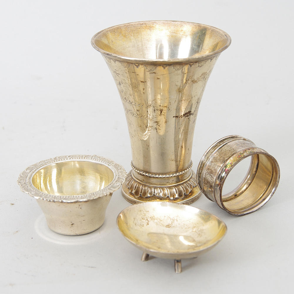 VAS, SKÅLAR SAMT SERVETTRING, silver.