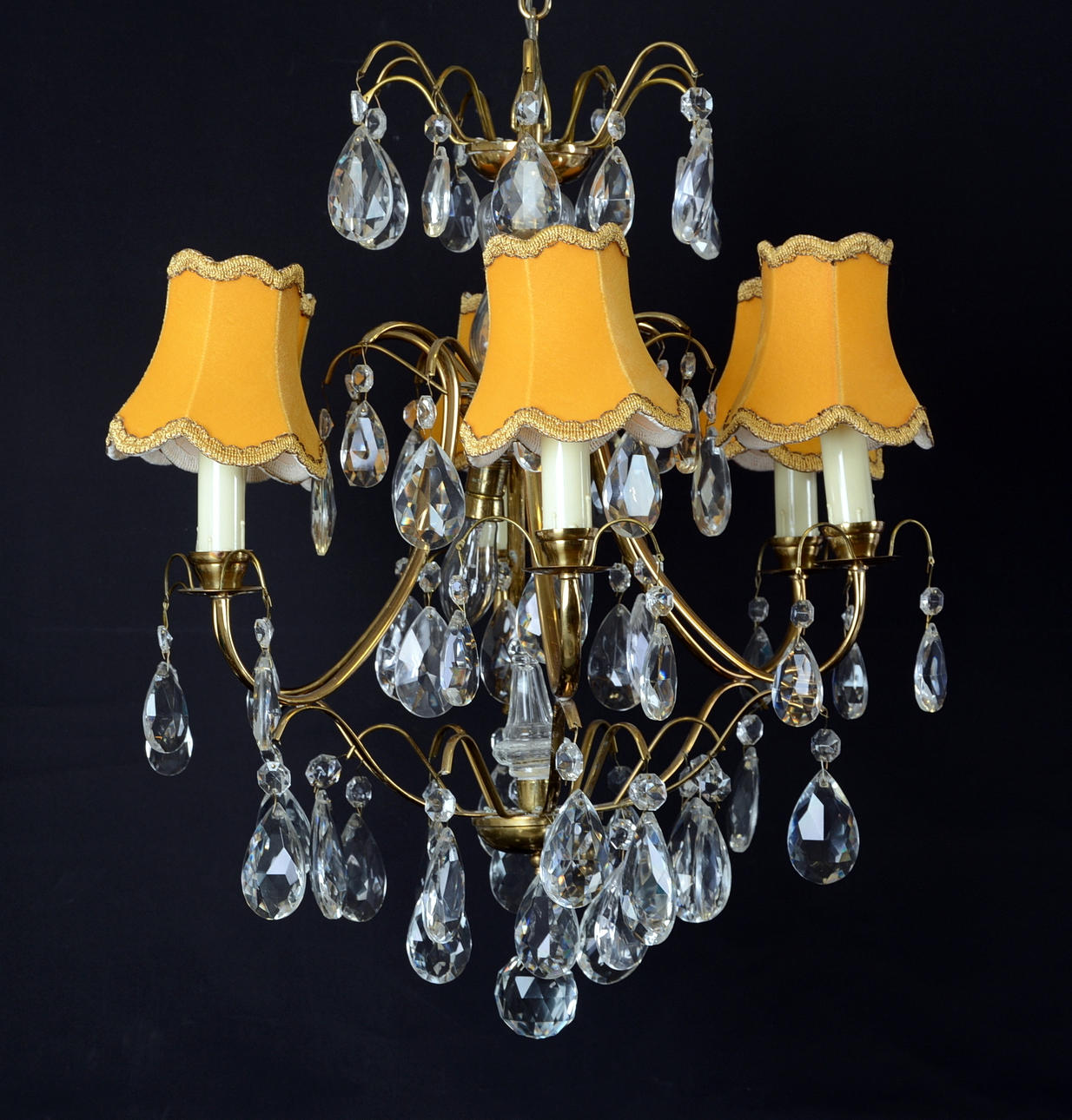 TAKARMATUR I kristall/mässing. Barockstil.