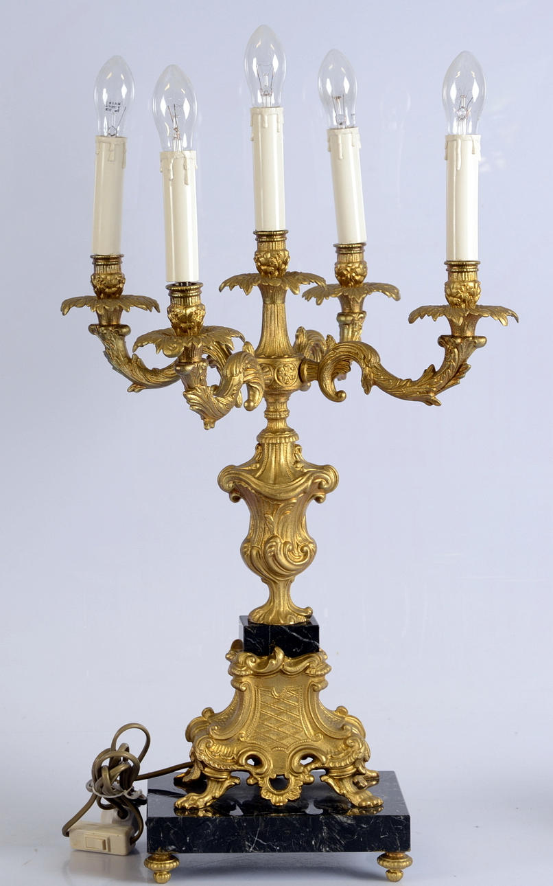 KANDELABER, Nyrokoko, mässing och marmor, 5 ljuspunkter, 1900-tal.