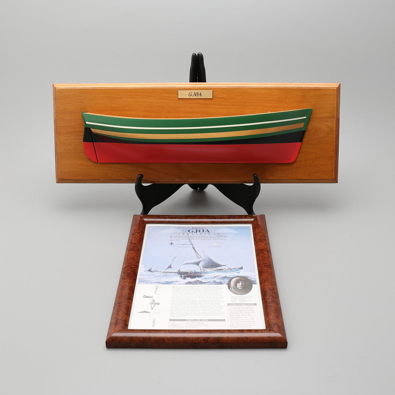 HALVMODELL, polarjakten "Gjøa".