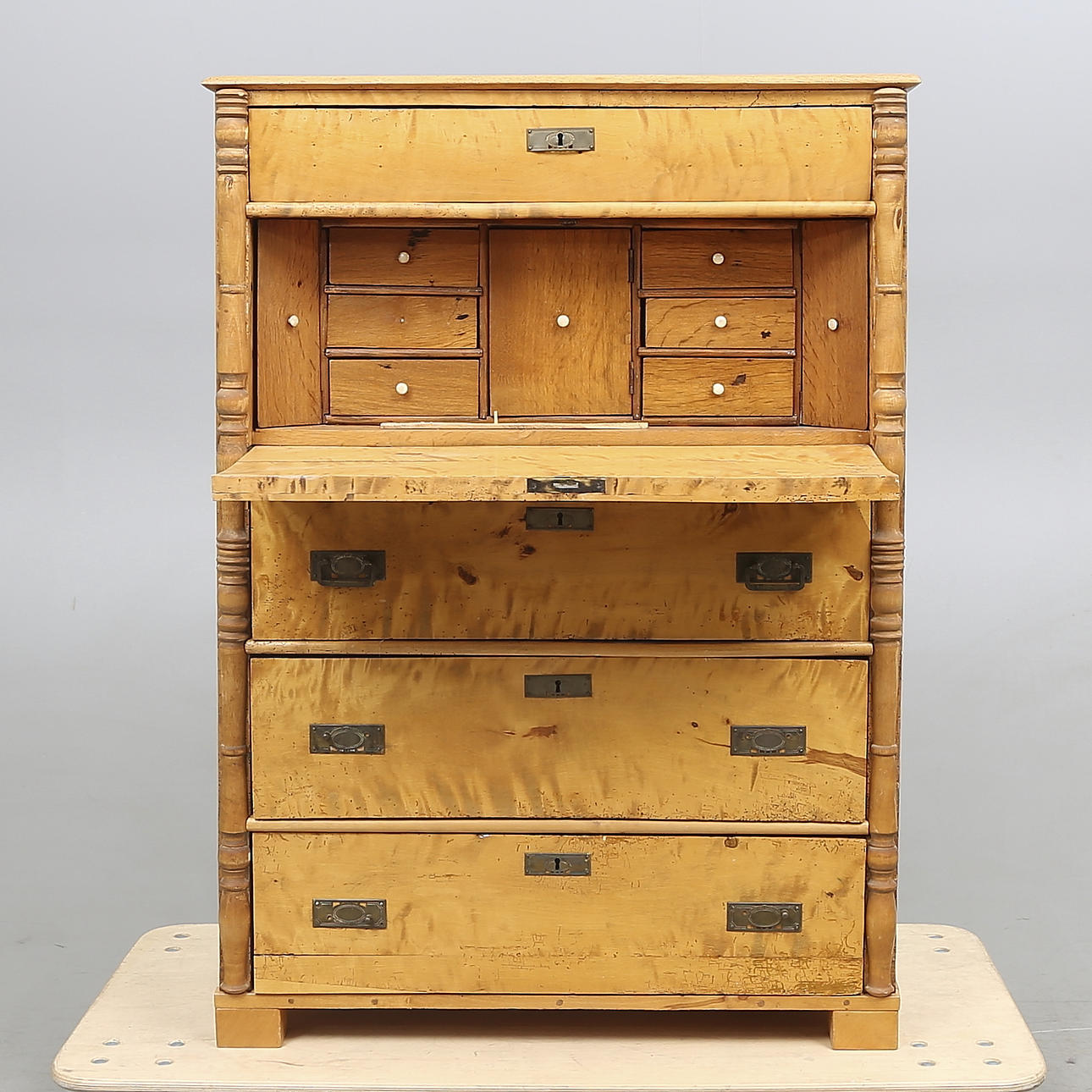 CHIFFONJÉ, 1800-tal.