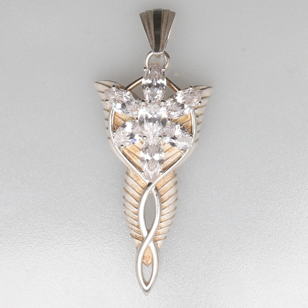 HALSBANDSSMYCKE, silver, totalvikt 13,49 gram, Sagan om Ringen, "Arwen Evenstar", 1900-tal.