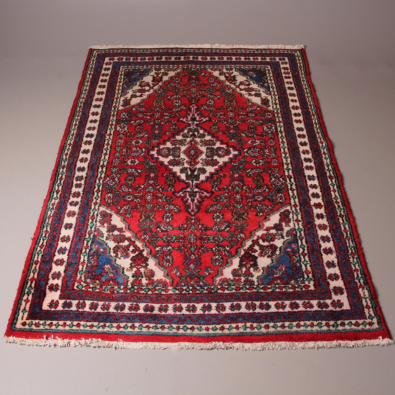 MATTA, Orientalisk, 200 x 132 cm.