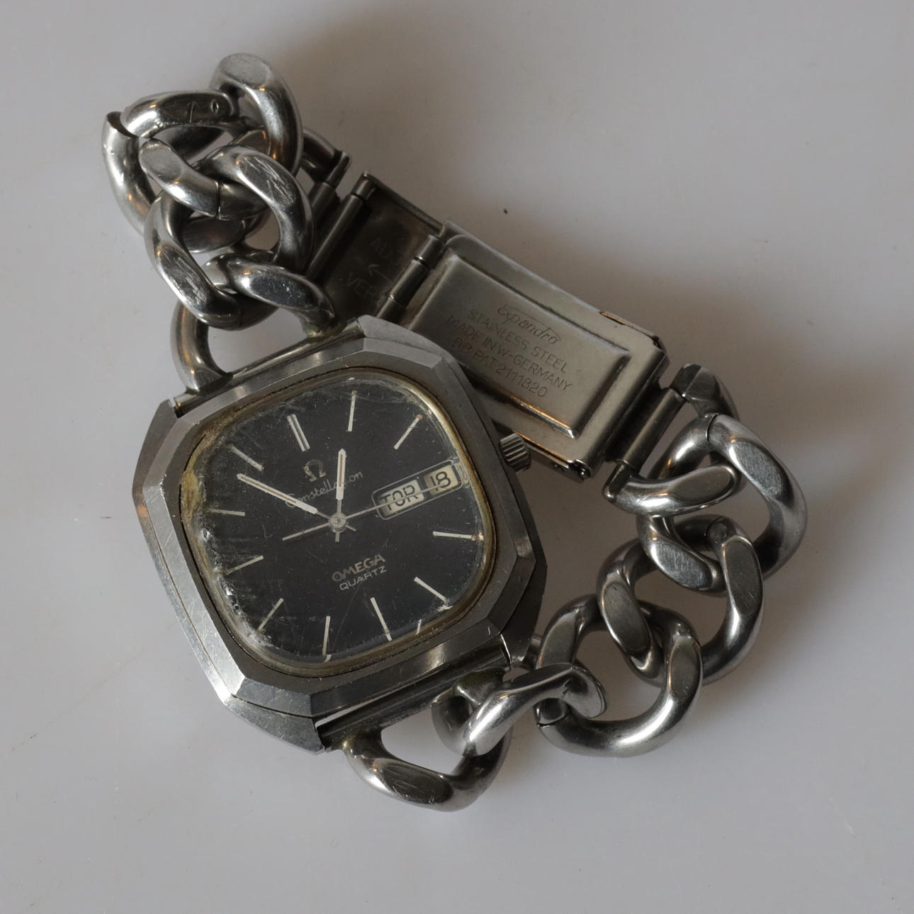 A 1970's Omega Constellation Quartz Wristwatch.