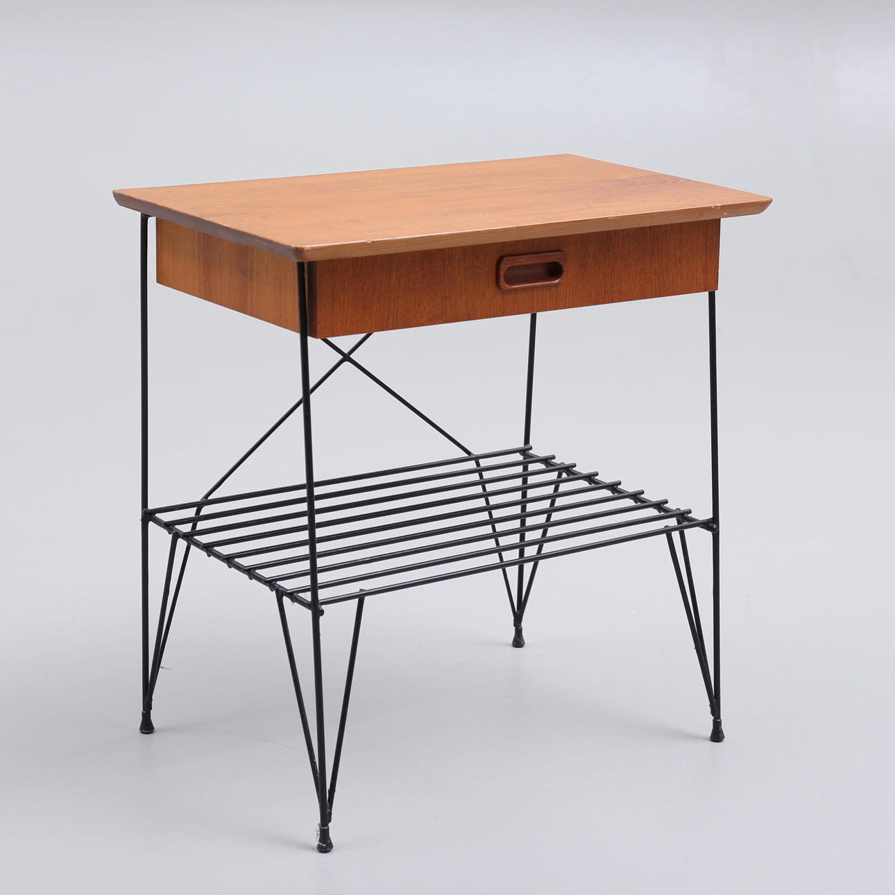 SÄNGBORD, Teak/string, 1900-talets mitt.