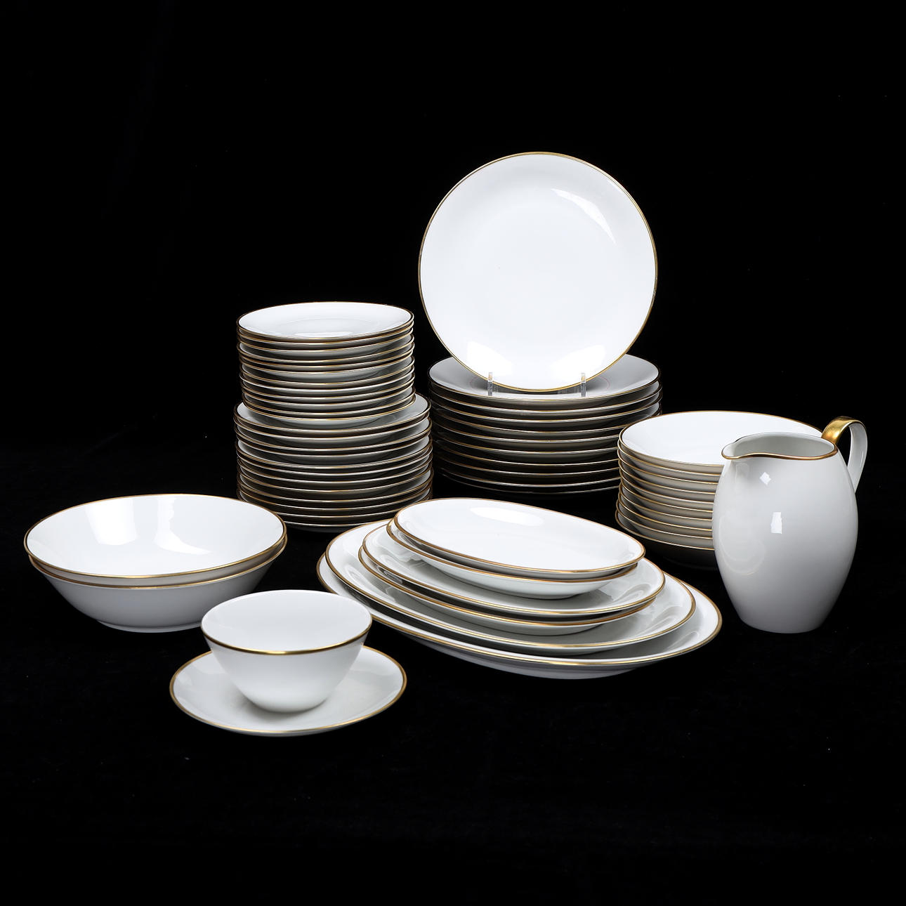 A 55-piece 'Isolde' tableware set, Seltmann Weiden, Bavaria.