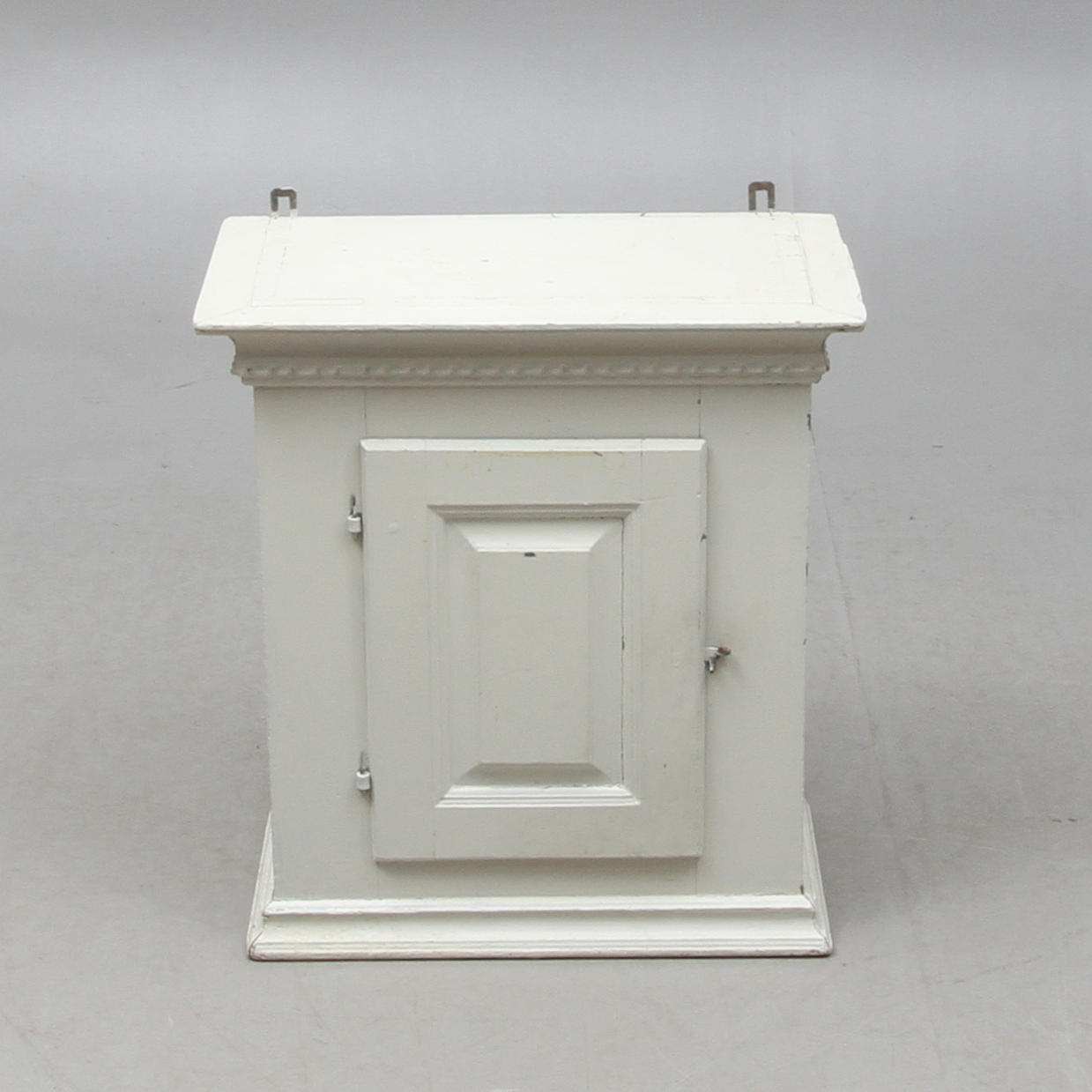 HÄNGSKÅP, 1800-tal.