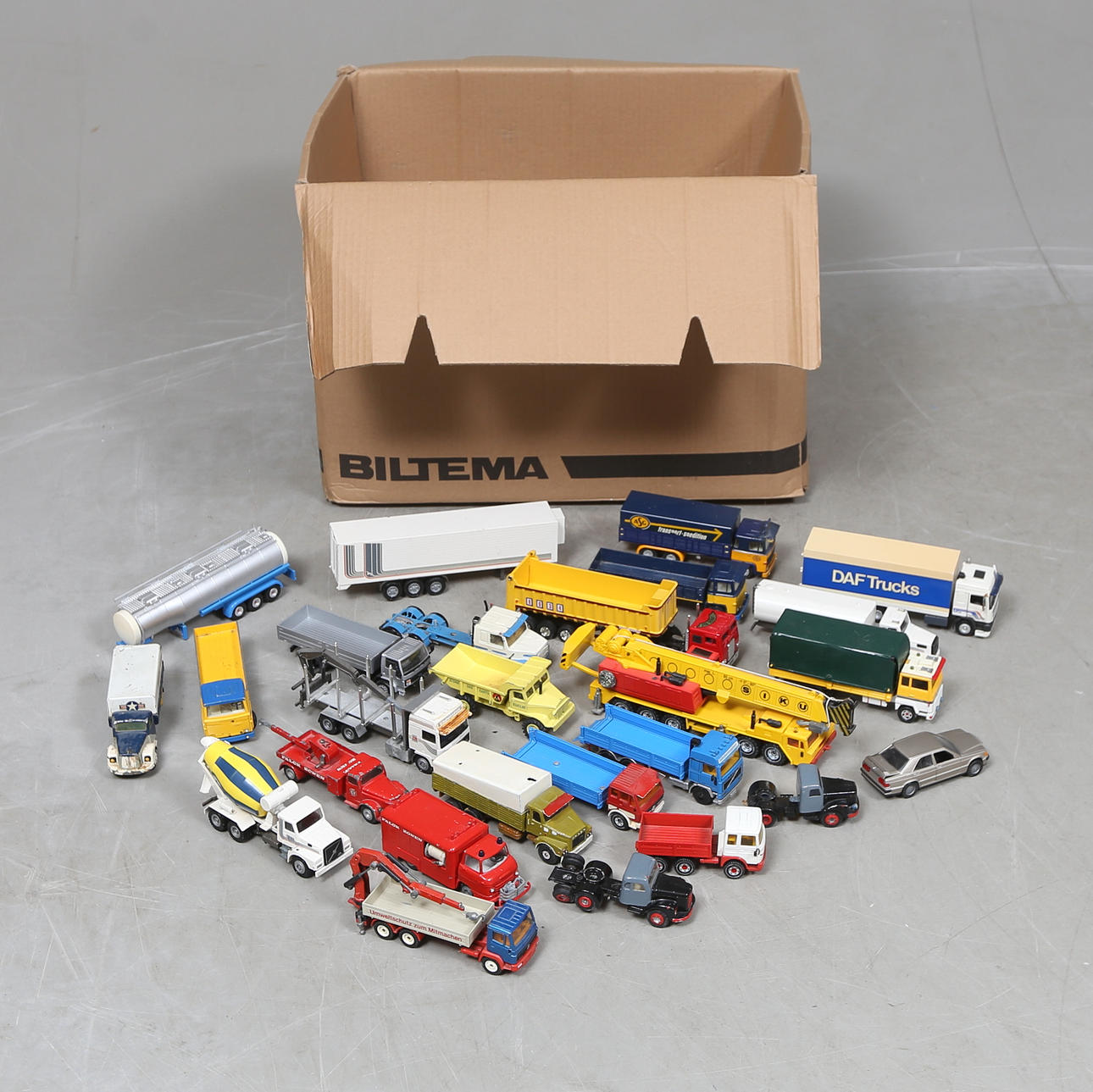 LEKSAKER/FORDONSMODELLER.