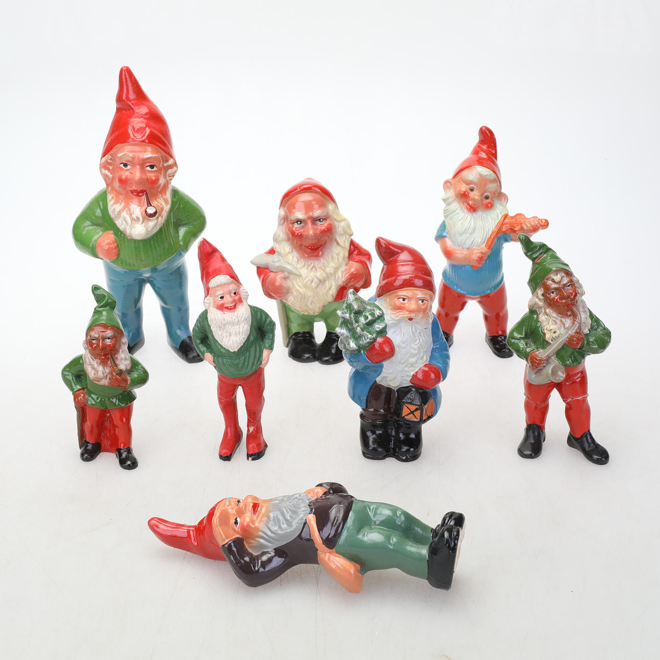 KAHDEKSAN TONTTUHAHMOA, Saksa 1900-luku.