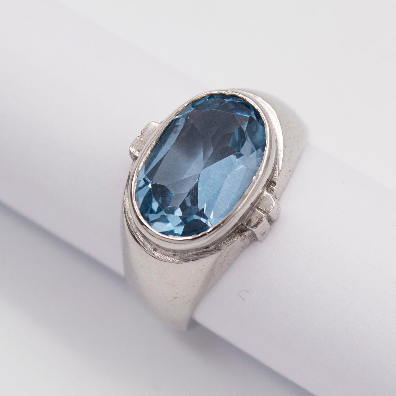 925 STERLING SILVER STÄMPLAD STOR SPINEL ART DECO RING.