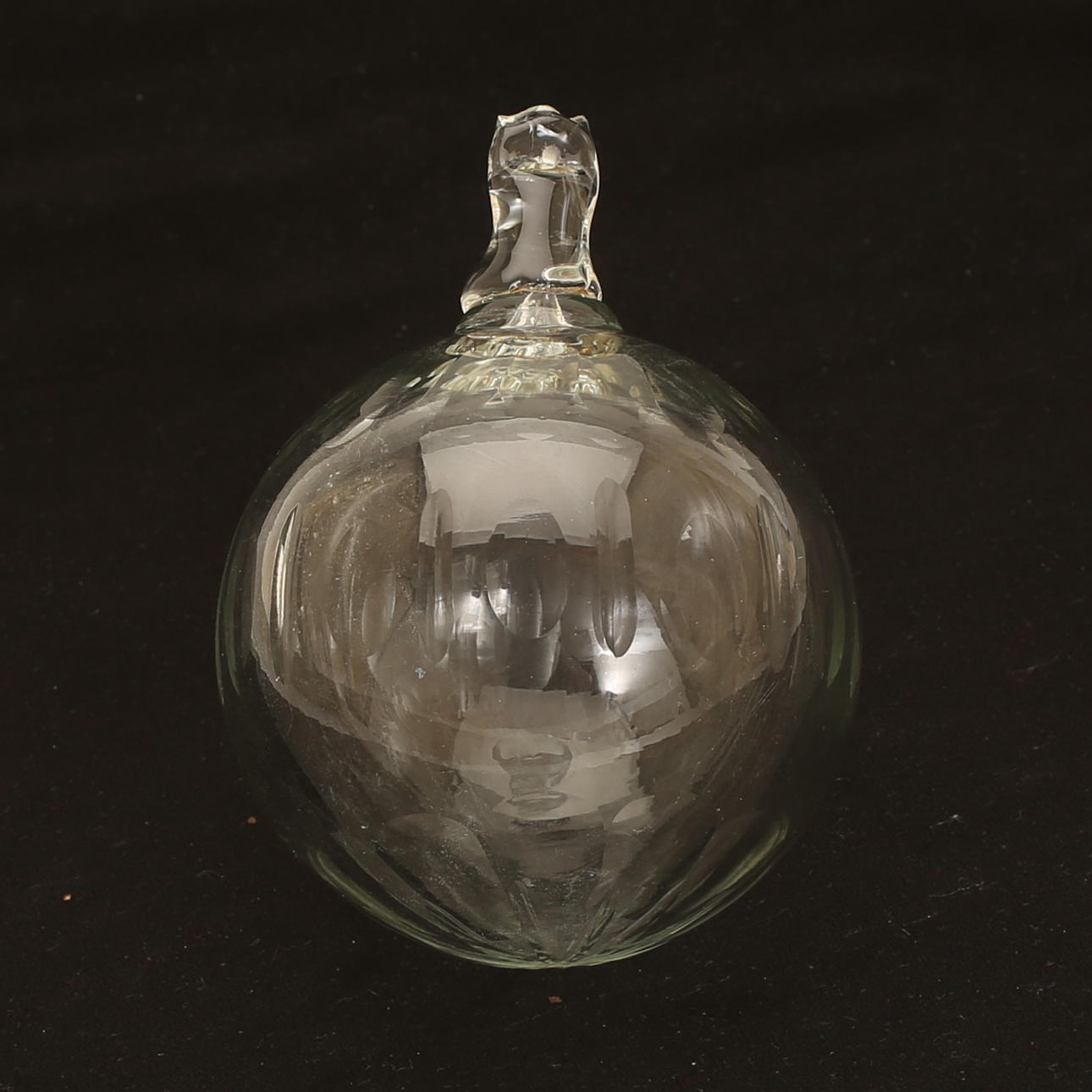 GLASS UNDERBALLS, 11 pieces.