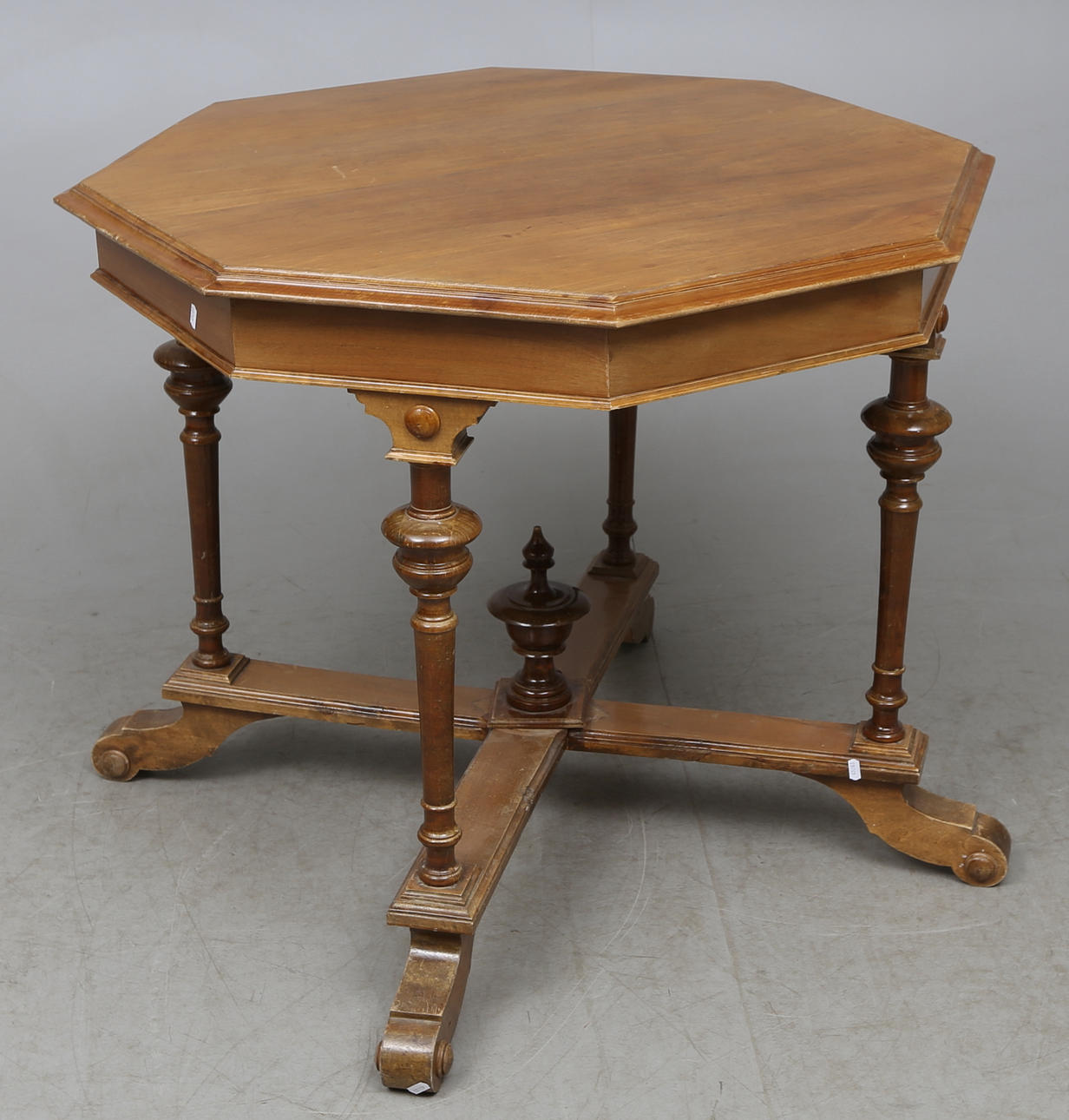 SALONGSBORD, omkring 1900.