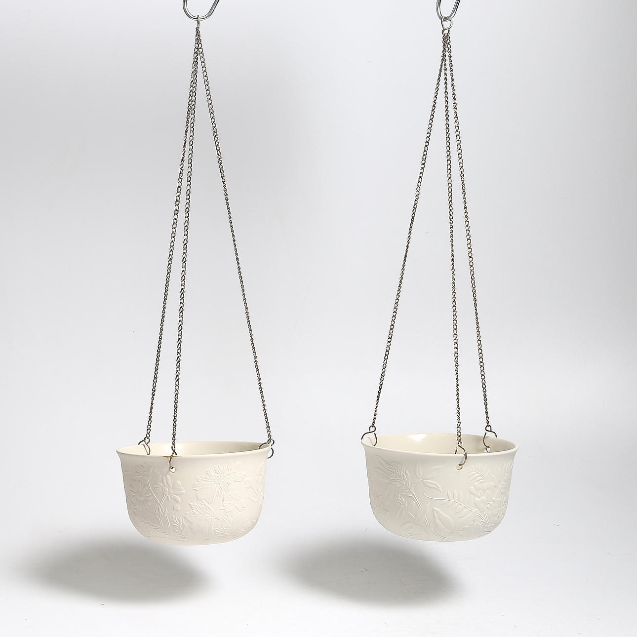 AMPLAR, ett par, parian, "Suvi", Gunvor Olin Grönqvist, Arabia, Finland. 1900-tal.