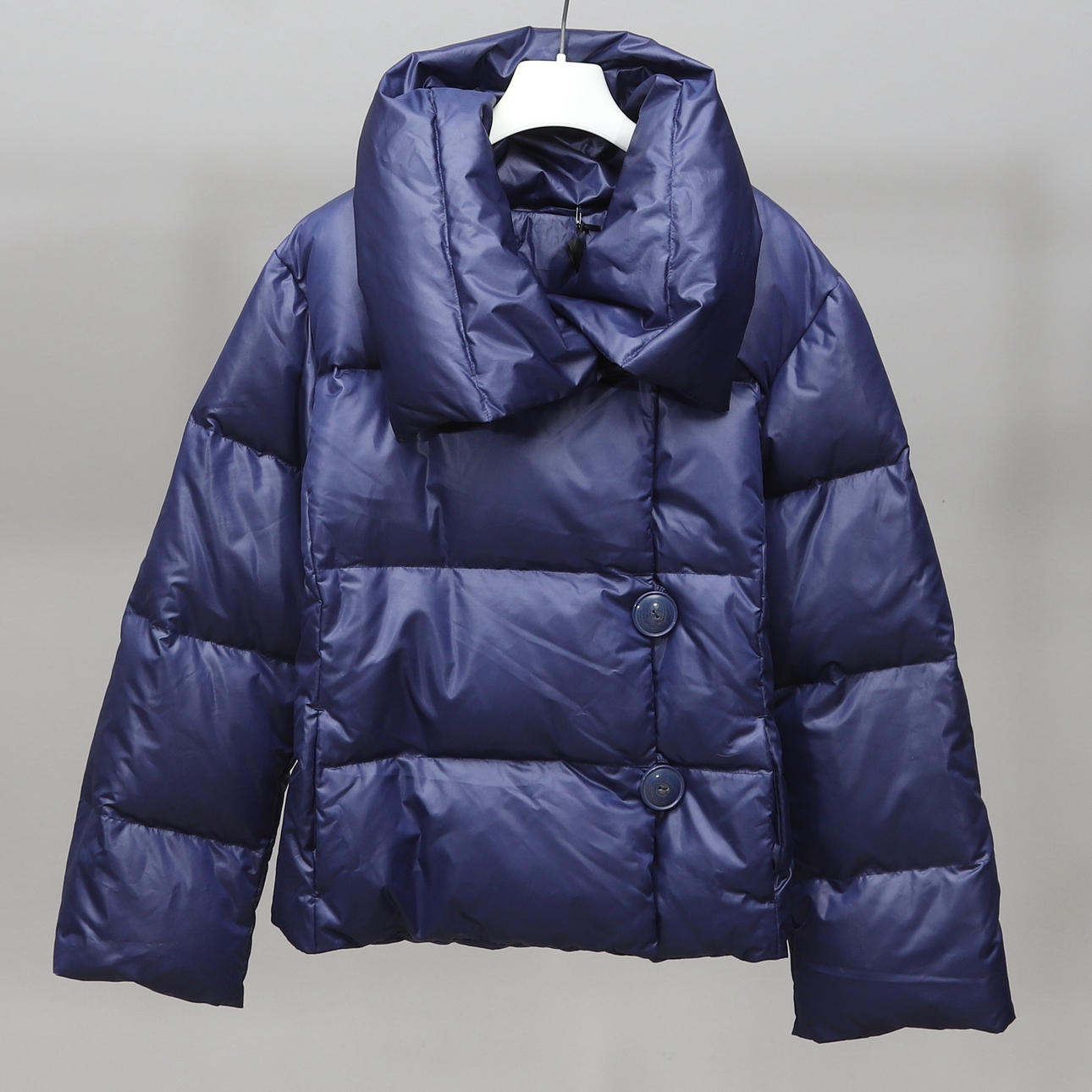 Plumífero, modelo femenino, Ritva Falla.