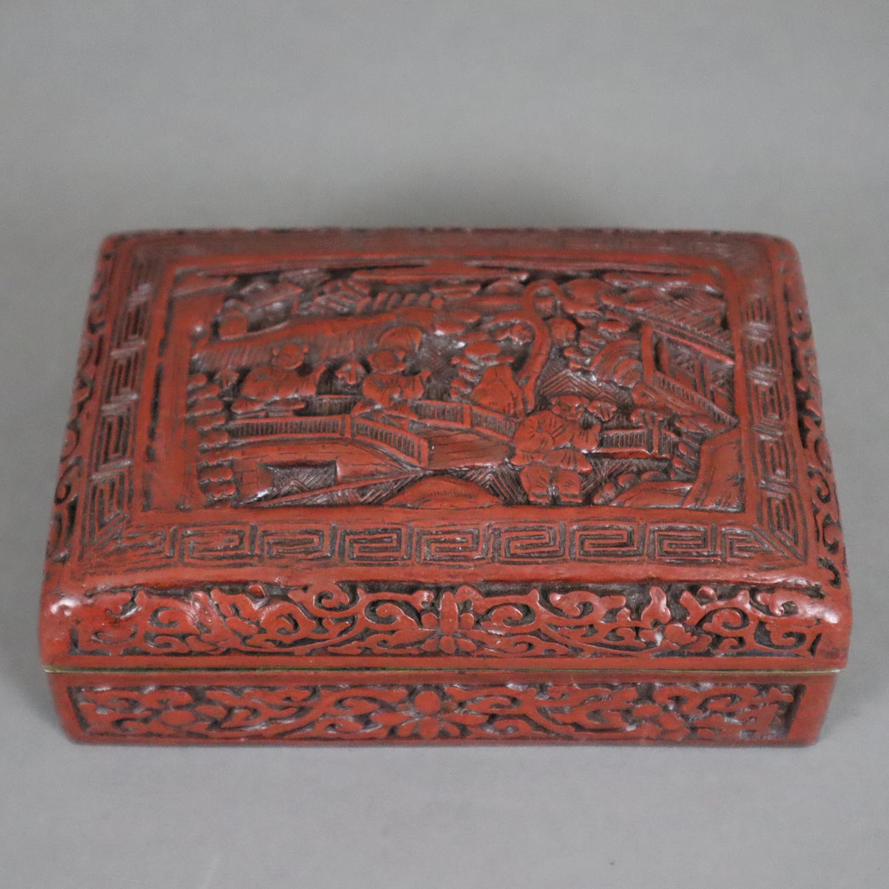 CARVED LACQUER LID BOX - China, Qing dynasty.