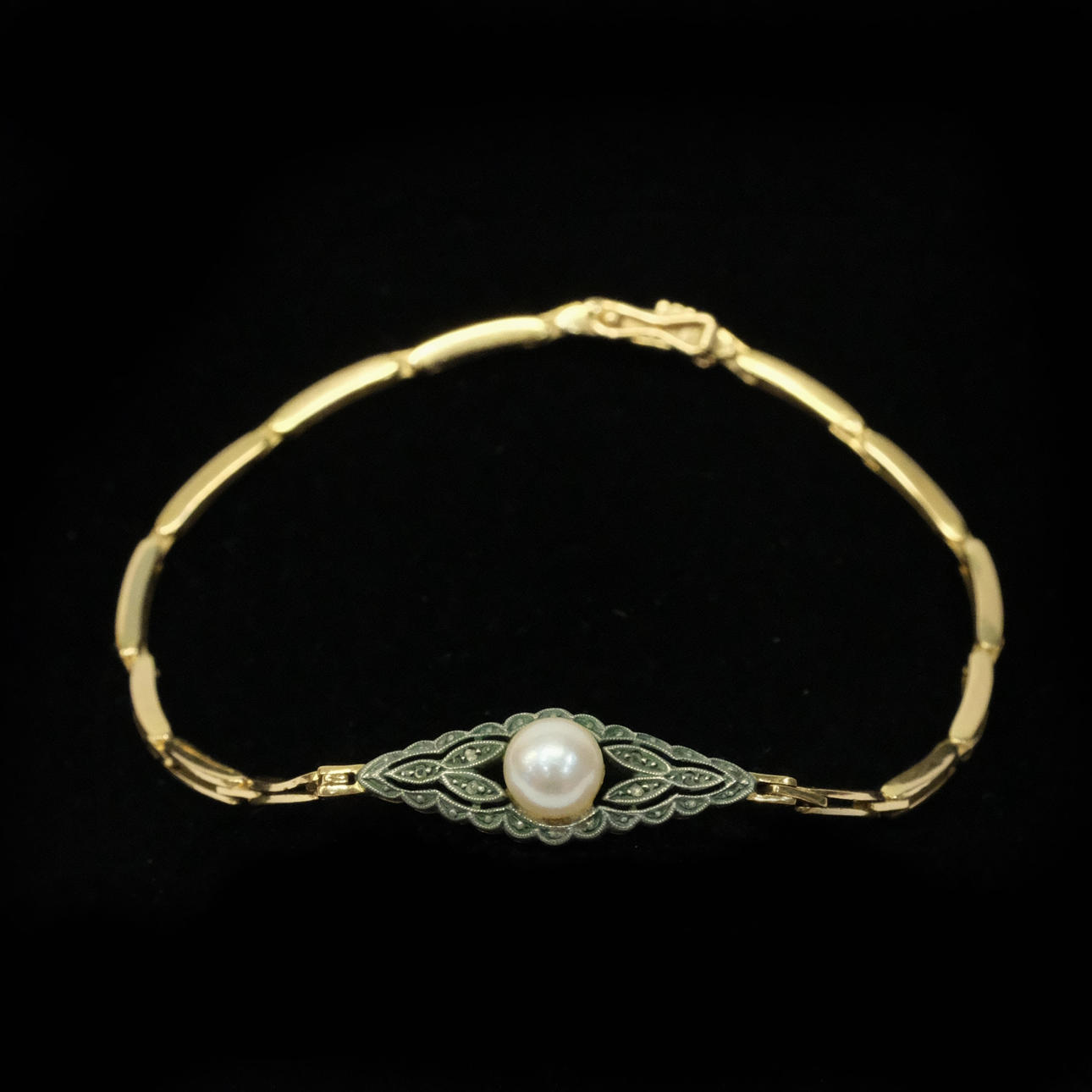 RANNEKORU 18K KULTAA.