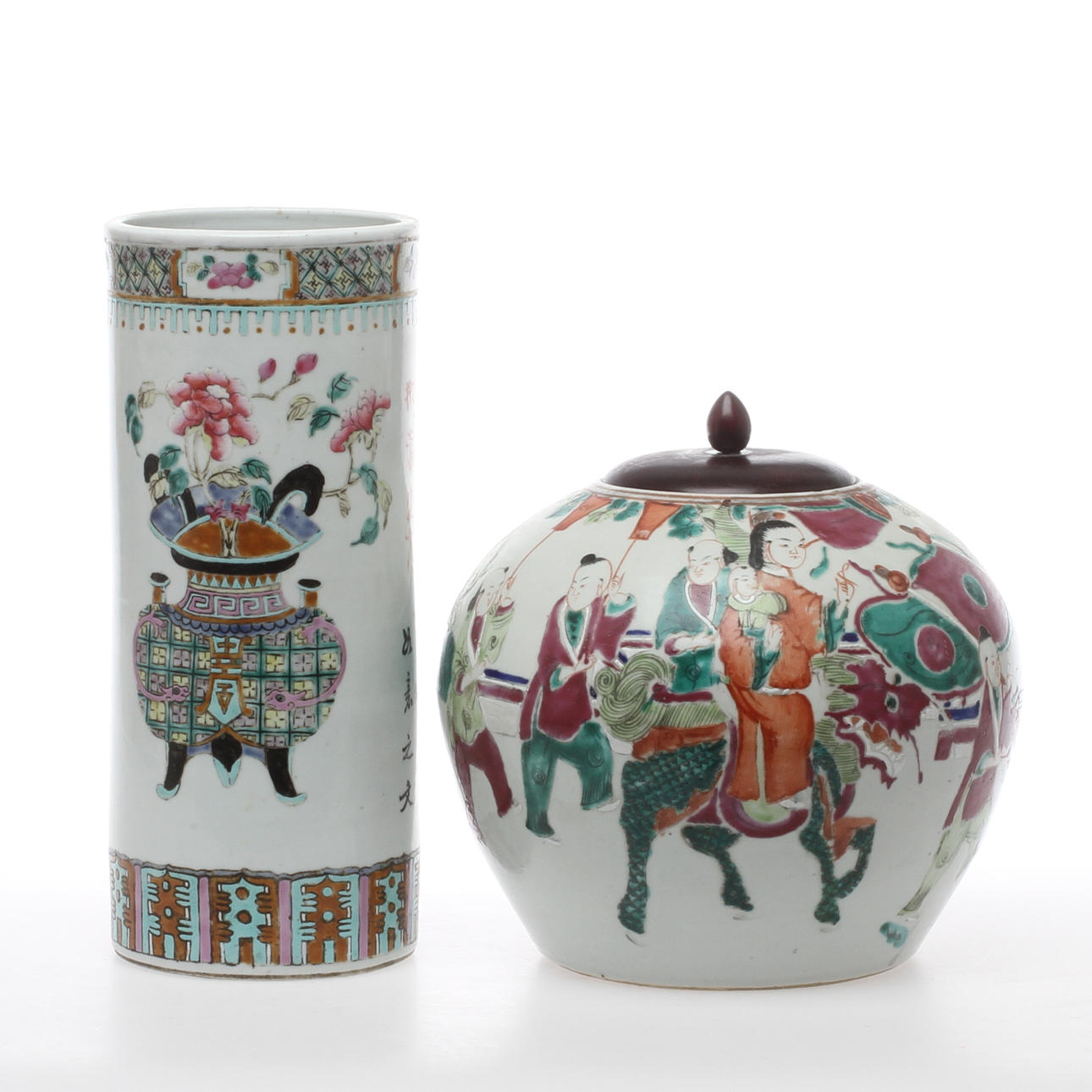 LOCKURNA och PENSELVAS, porslin, Kina.