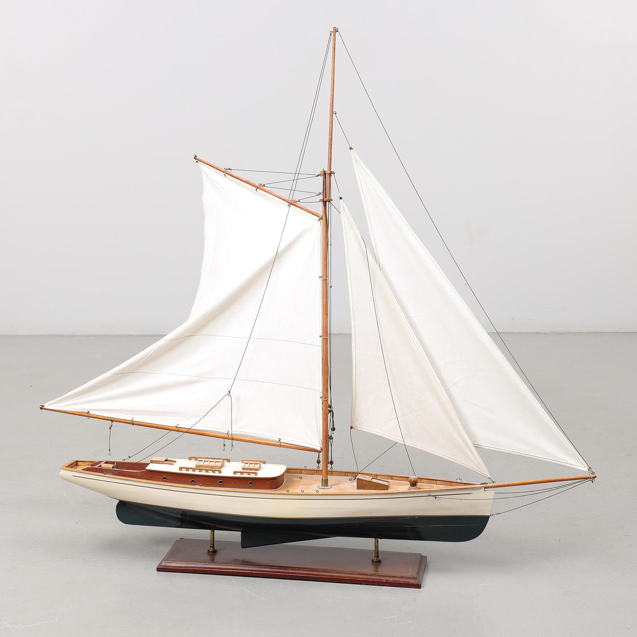 SEGELBÅTSMODELL, 1900-talets mitt.