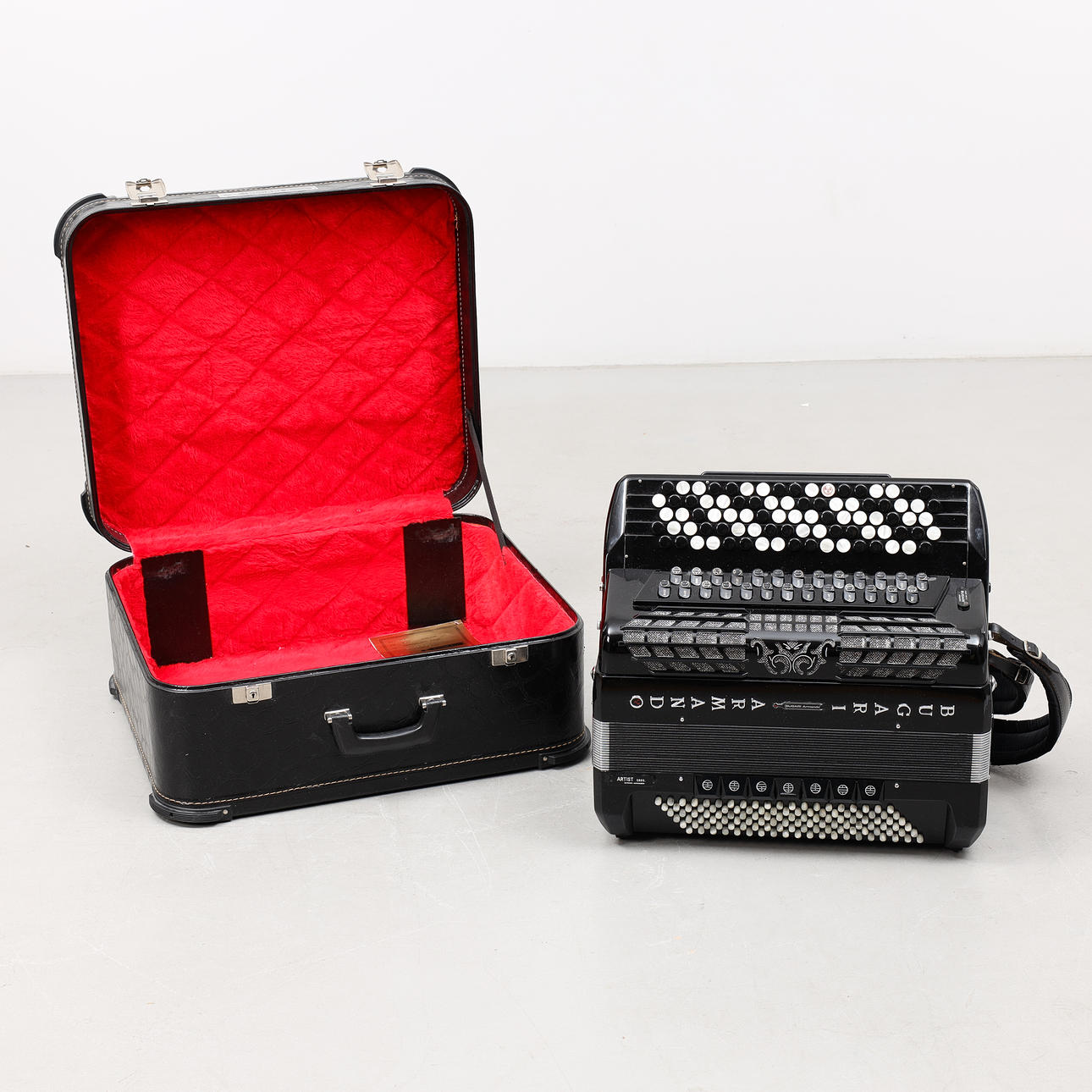 BUTTON ACCORDION, Bugari, Armando.