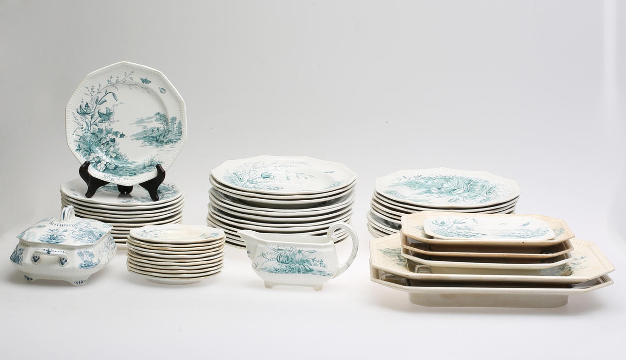 MATSERVIS, 55 delar, "Lilium" Gustafsberg.