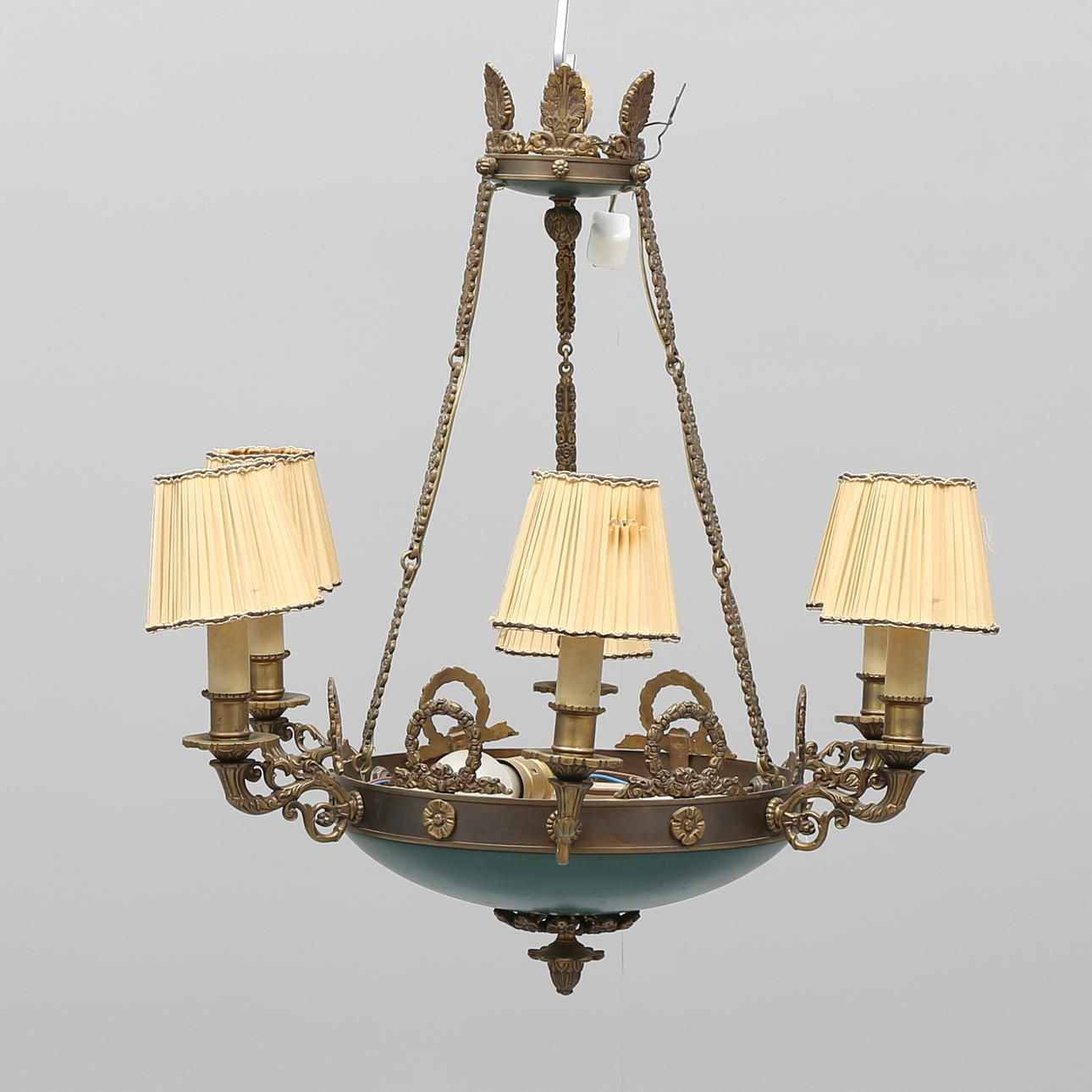 TAKLAMPA, empirestil, 1900-talets mitt.