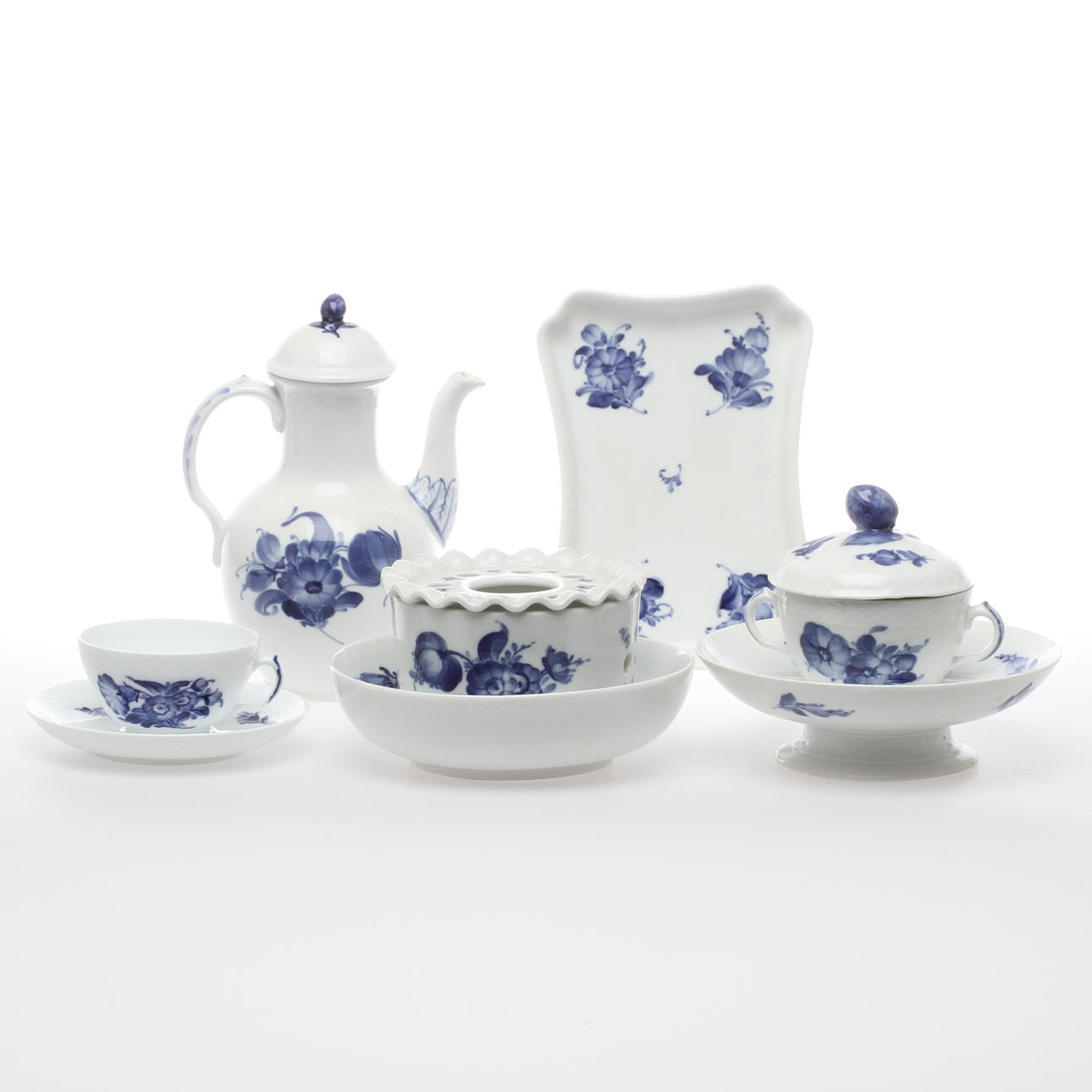 SERVISDELAR, 13 st, porslin, Blå Blomst, Royal Copenhagen, Danmark.