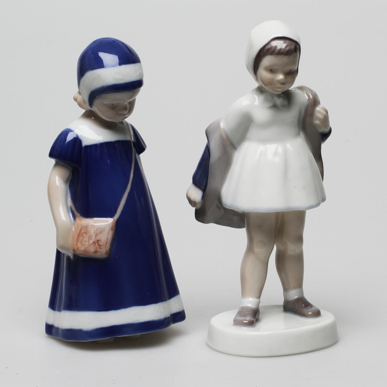 FIGURINER, 2 st, Flickor, porslin, Bing och Gröndahl, Danmark.