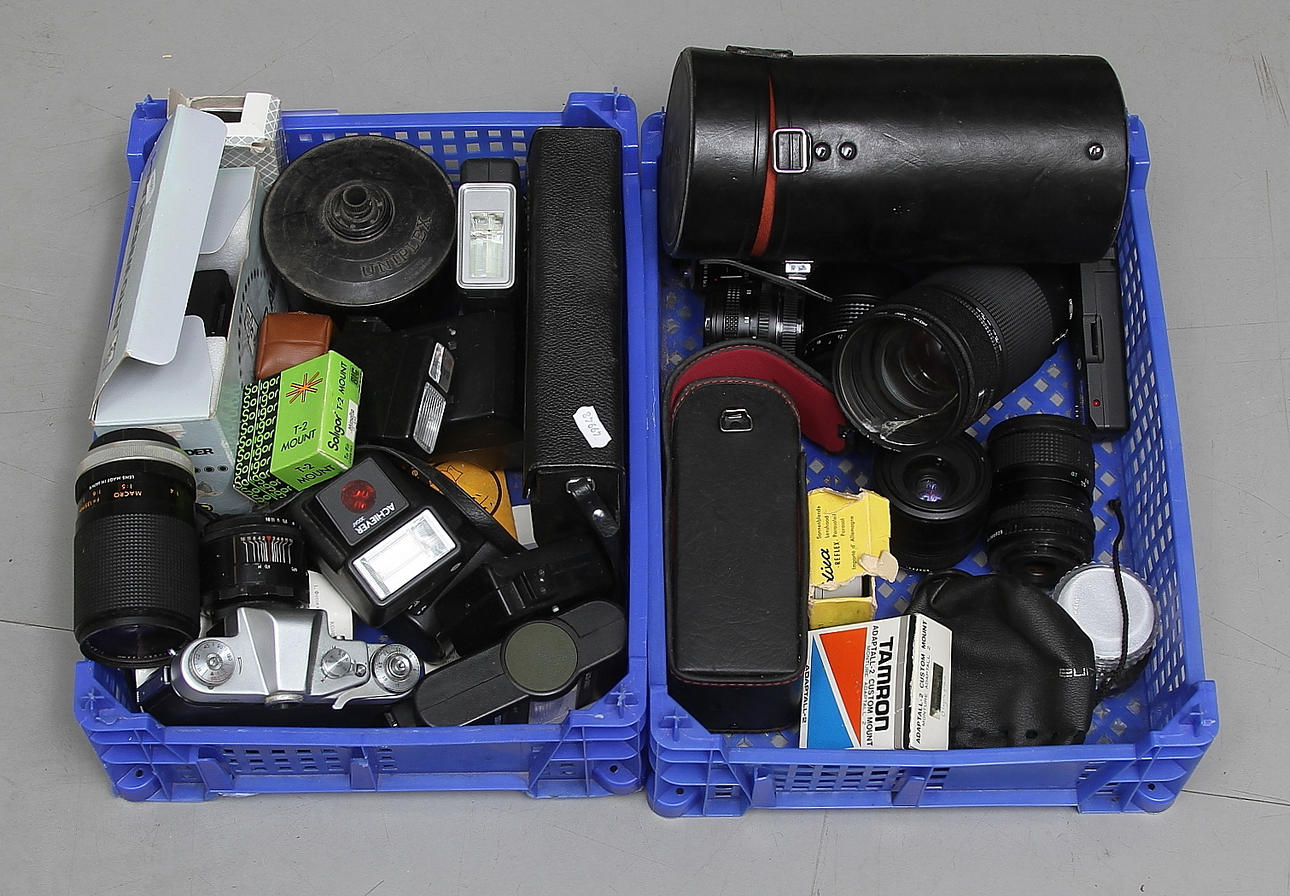 SYSTEMKAMERA OCH TILLBEHÖR, 1900-tal.