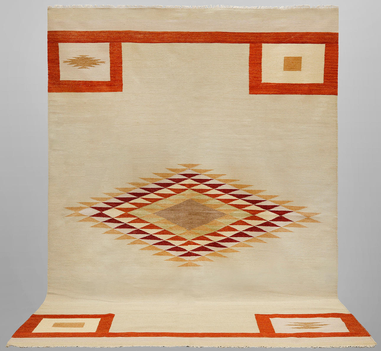 MATTO. Kelim, modern design, 263 x 188 cm.