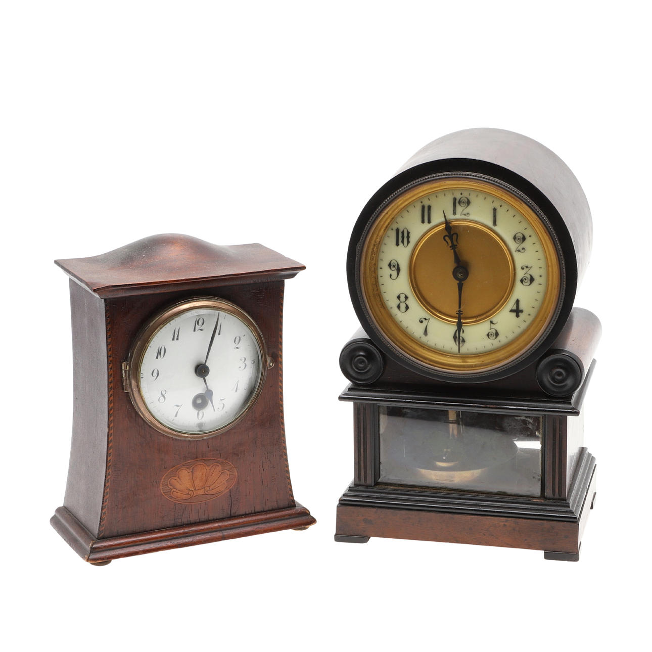 TWO VINTAGE MANTLE CLOCKS.