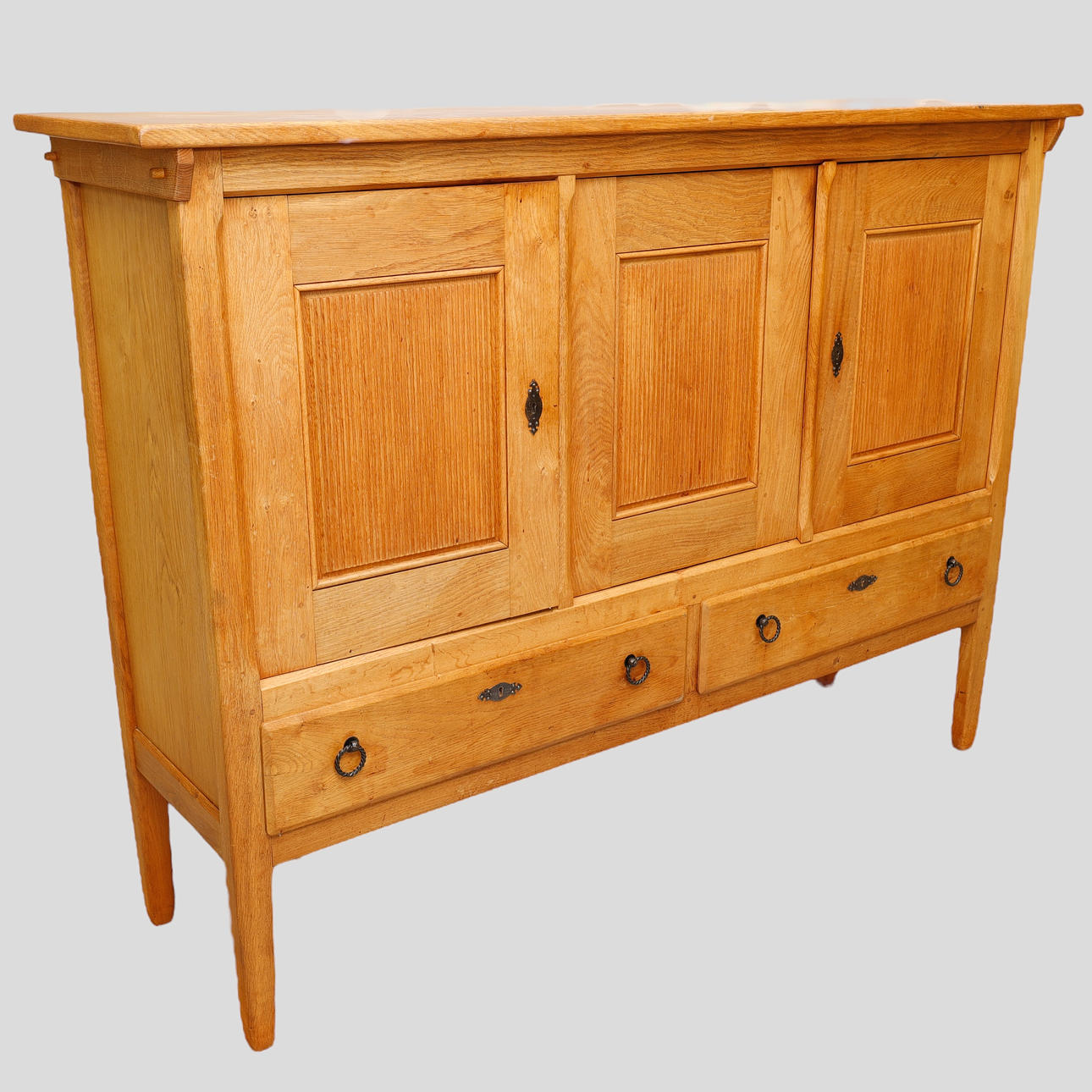 Dækketøjsskab, eg, danmark.