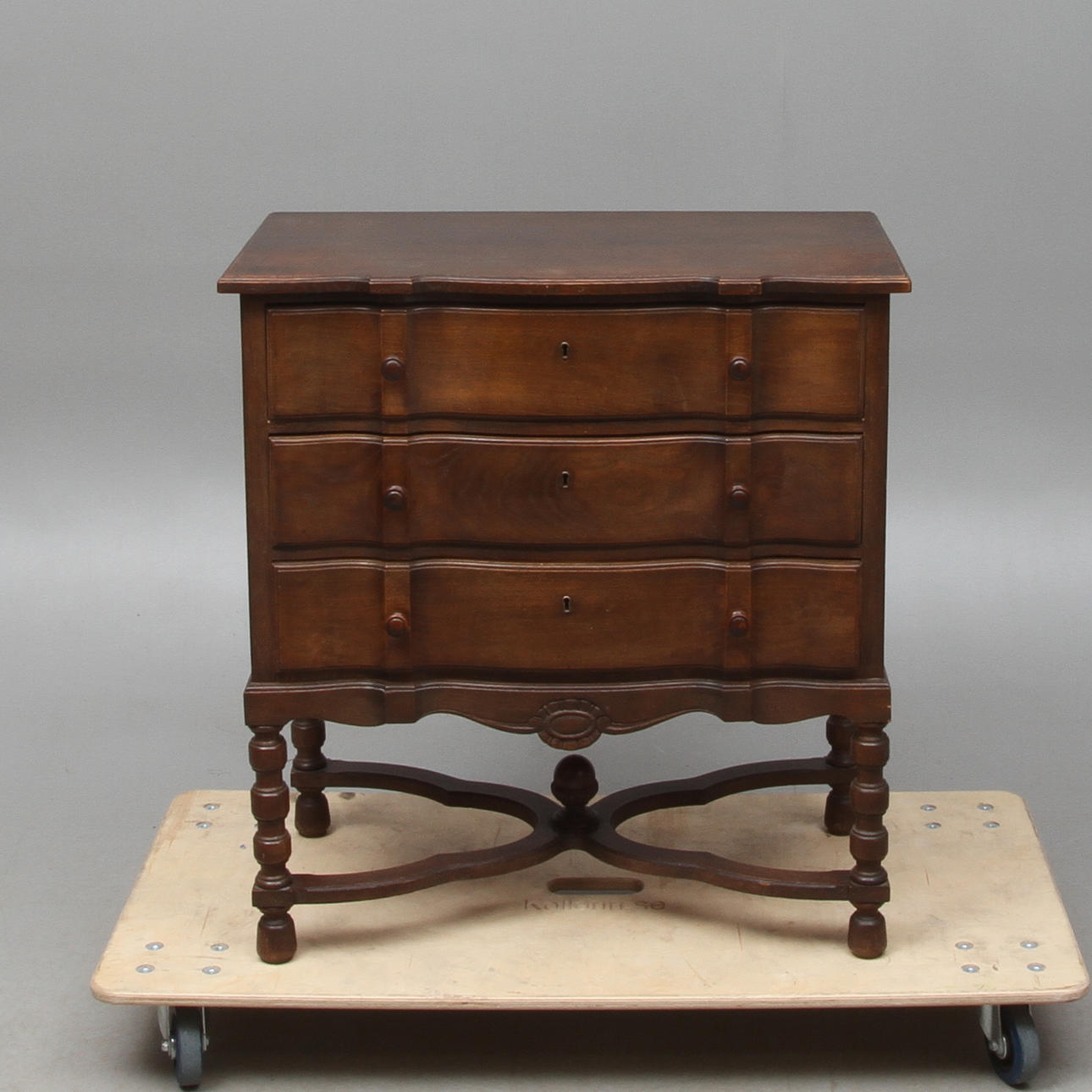 BYRÅ, barockstil, Carl Johanssons Möbleringsaffär, Stockholm.