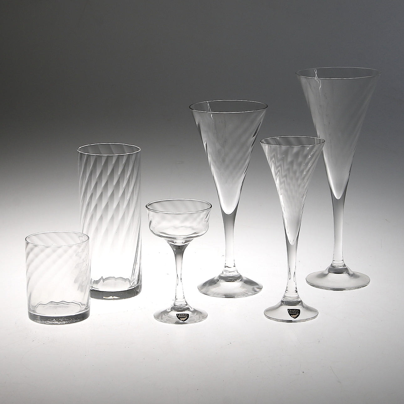 GLASSERVIS, 37 delar, "Helena", Gunnar Cyrén, Orrefors 1900-tal.