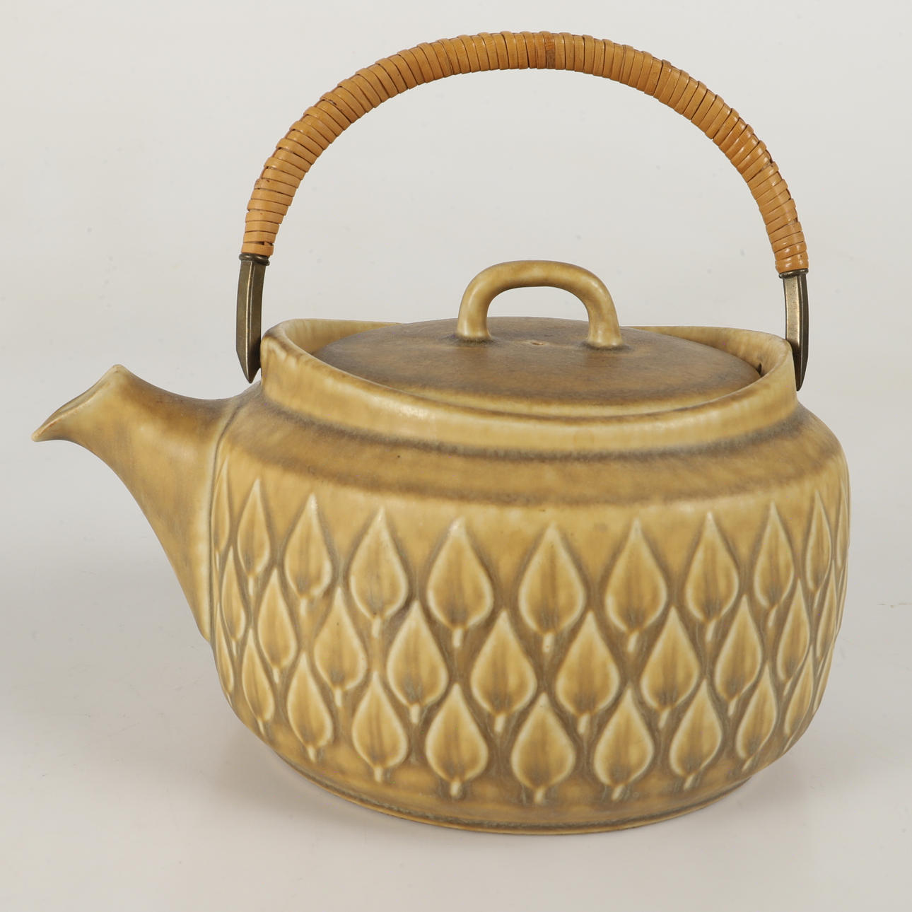 JENS  QUISTGAARD. Tekande, „Relief“, keramik, Kronjyden, Danmark.