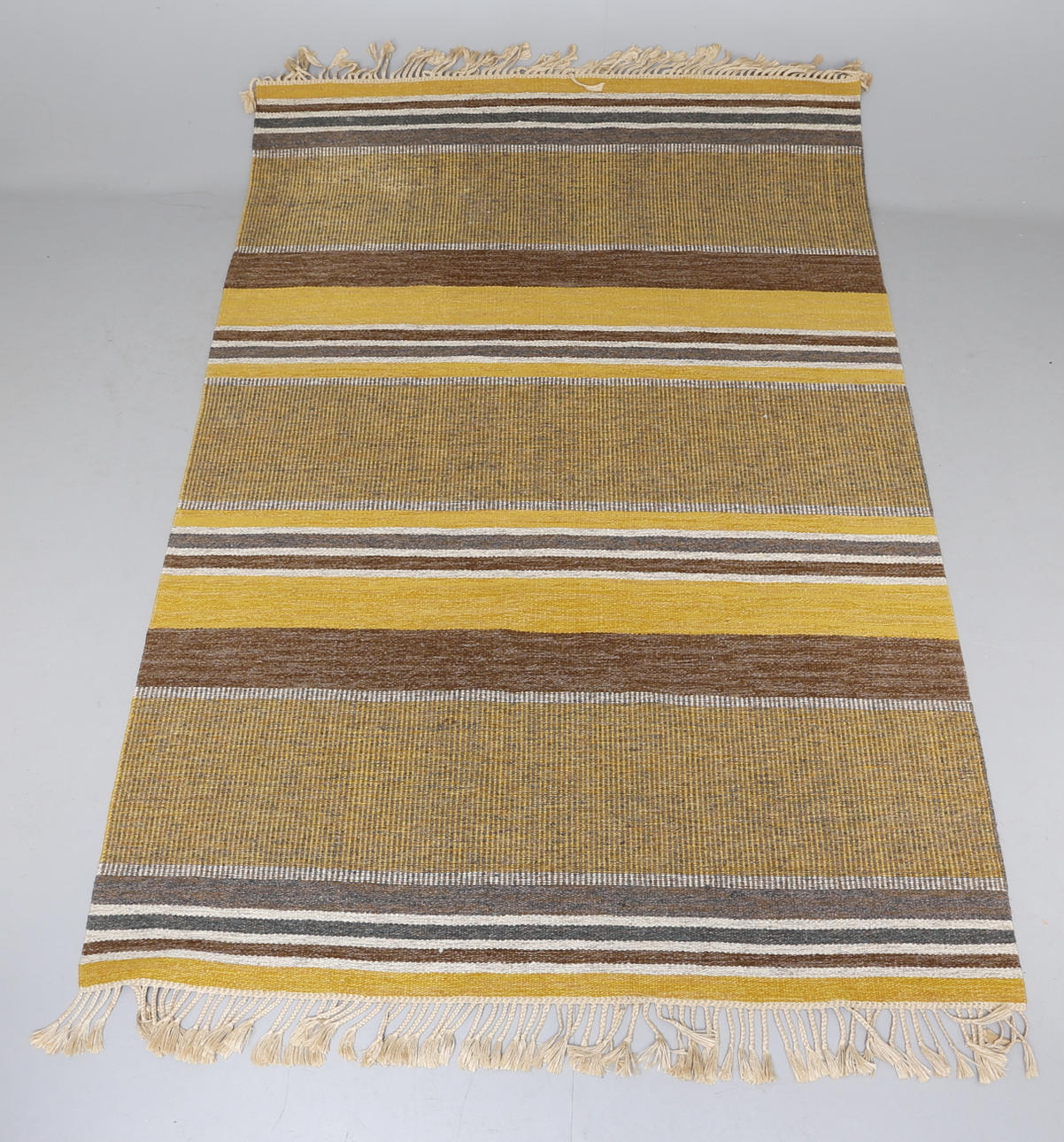 MATTA, nöthår, 243 x 167 cm.