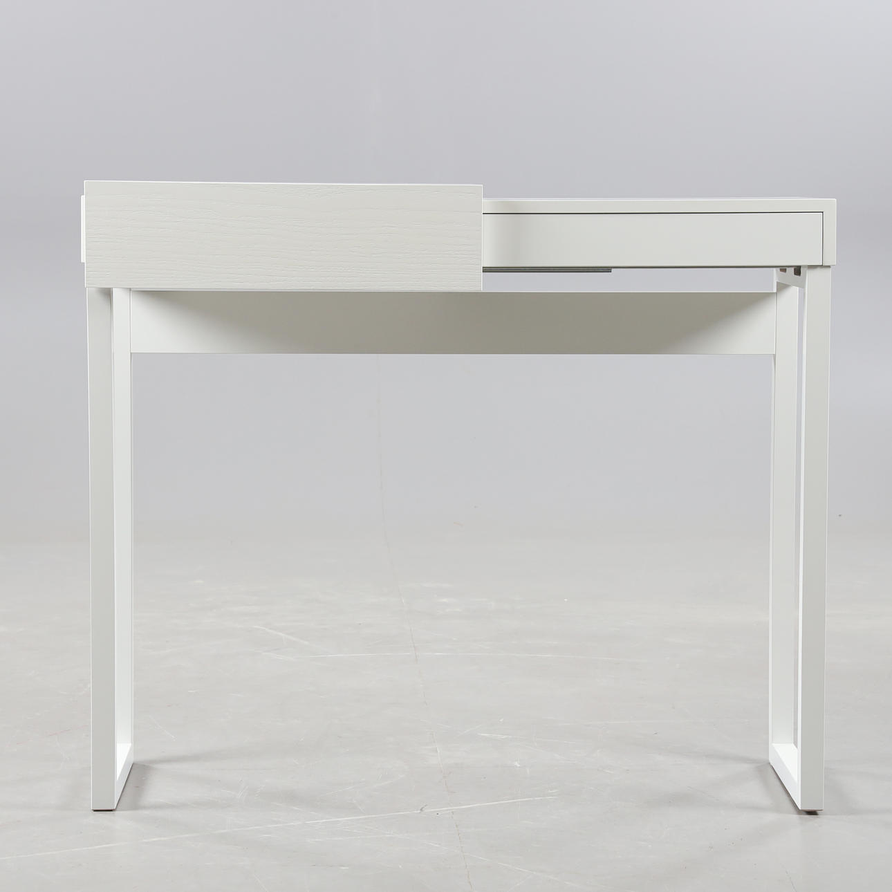 SARA LARSSON, A2 designere, „Skjult“, skrivebord, moderne.