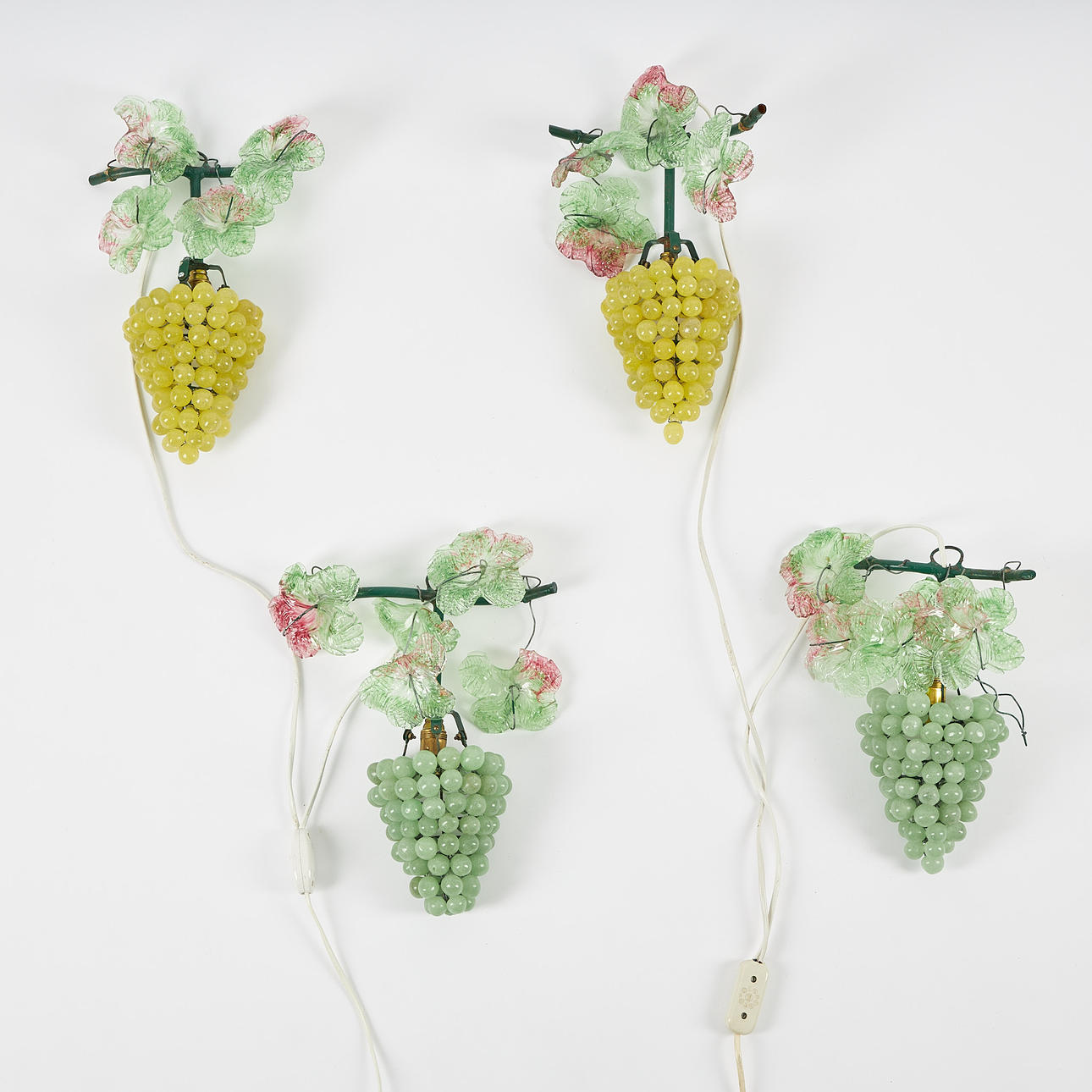 VIER WANDLAMPEN. Trauben, Muranoglas.